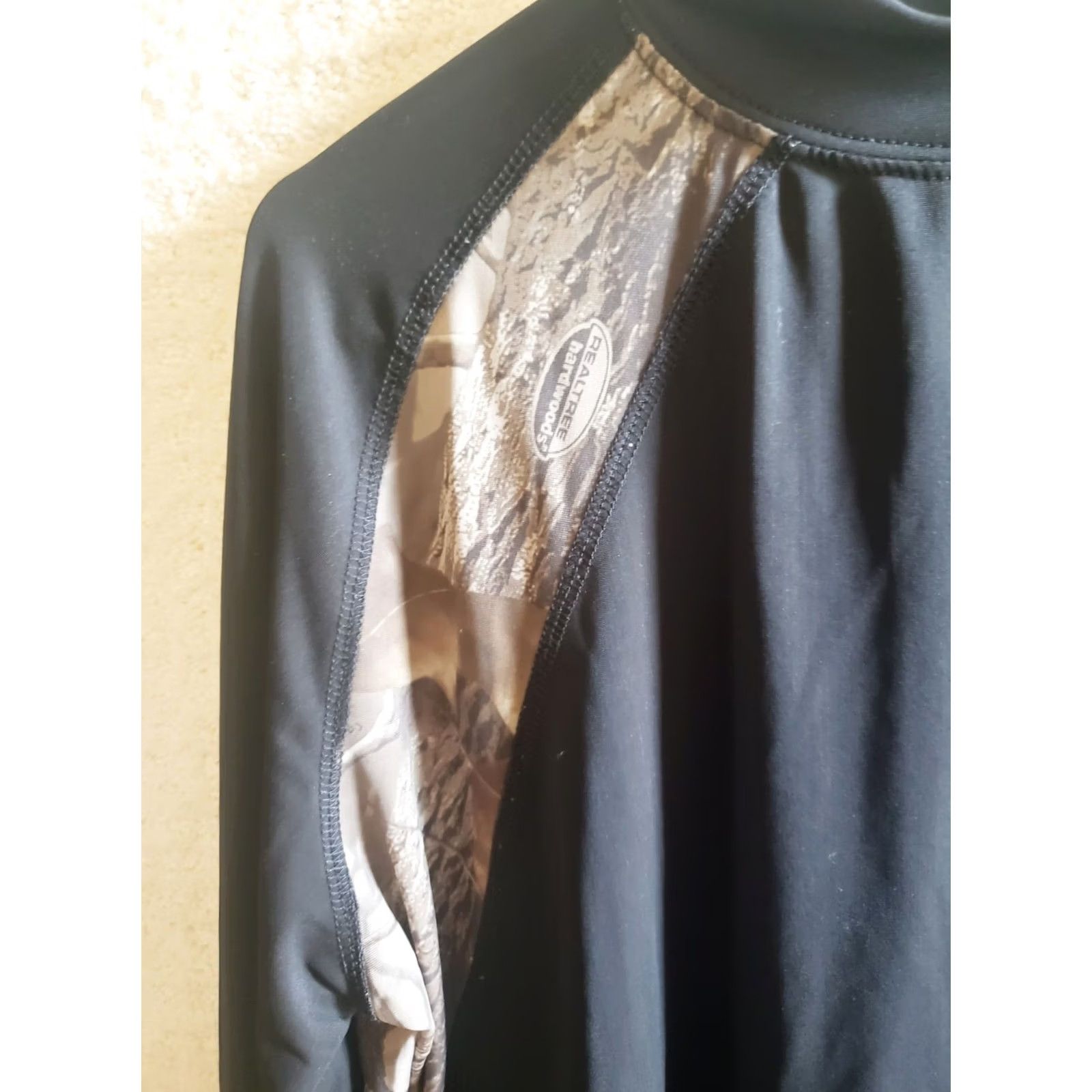 Realtree Outfitters Edge T-Shirt Men L Black Camo Crew Neck Long Sleeve Realtree Hardwoods Trim Size US L / EU 52-54 / 3 - 4 Thumbnail