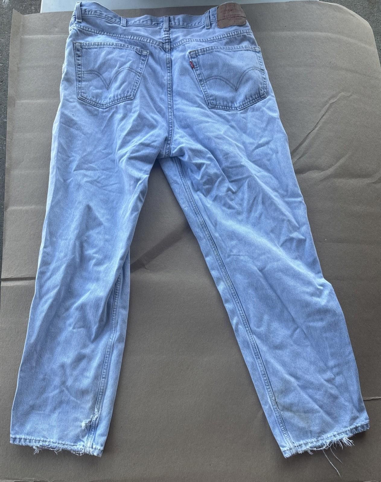 Levi's VTG Levi 550 Relaxed Fit Jeans Men’s 32x40 Blue Light Denim Size US 32 / EU 48 - 9 Thumbnail