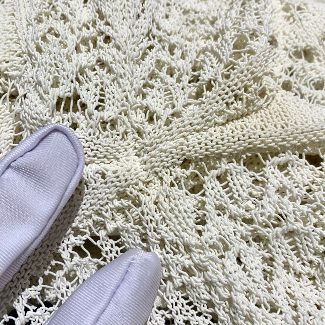 Alexander McQueen Alexander Mcqueen Ivory Lace Cutout Knit Button-Up Cardigan Size S / US 4 / IT 40 - 4 Thumbnail