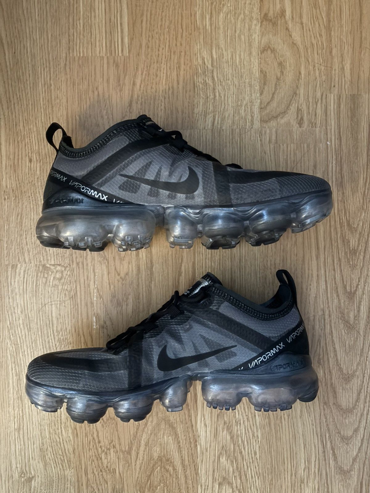 Nike Nike Air VaporMax 2019 Triple Black Size US 7 / IT 37 - 3 Thumbnail
