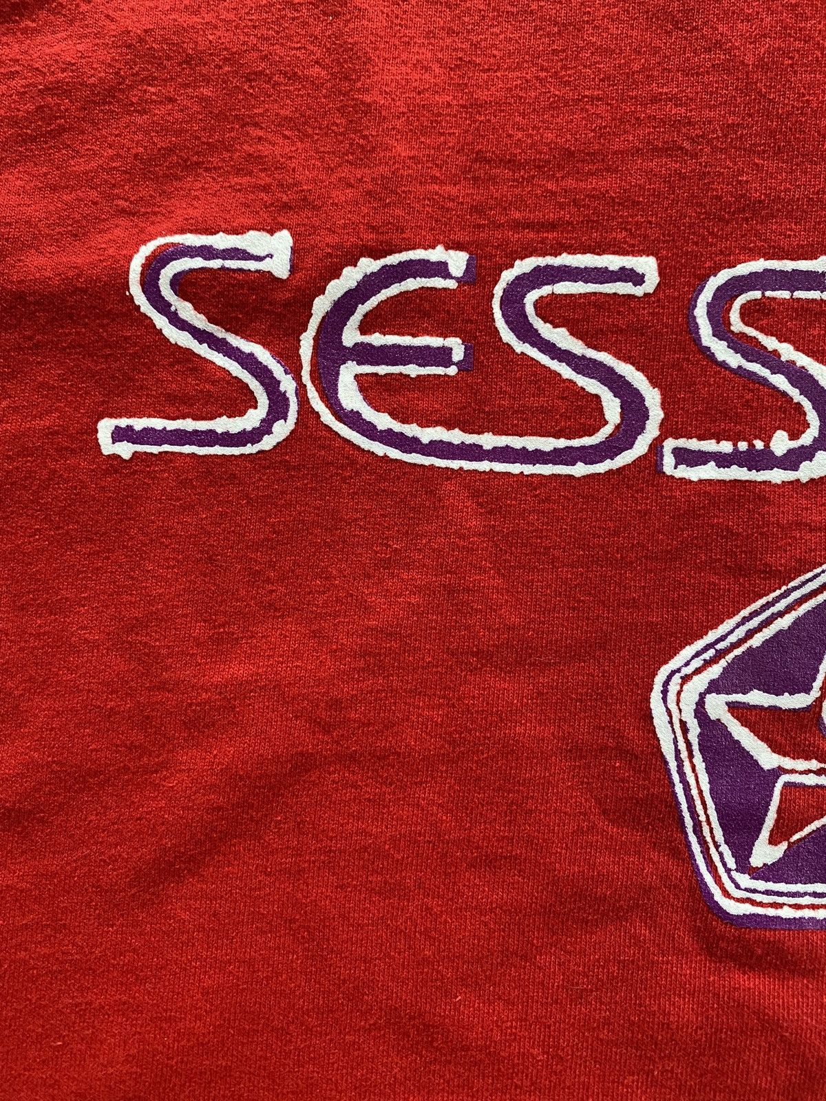 Sessions × Vintage Vintage ‘01 Y2K Sessions Spellout Red Long Sleeve Tee Shirt Size US L / EU 52-54 / 3 - 4 Thumbnail