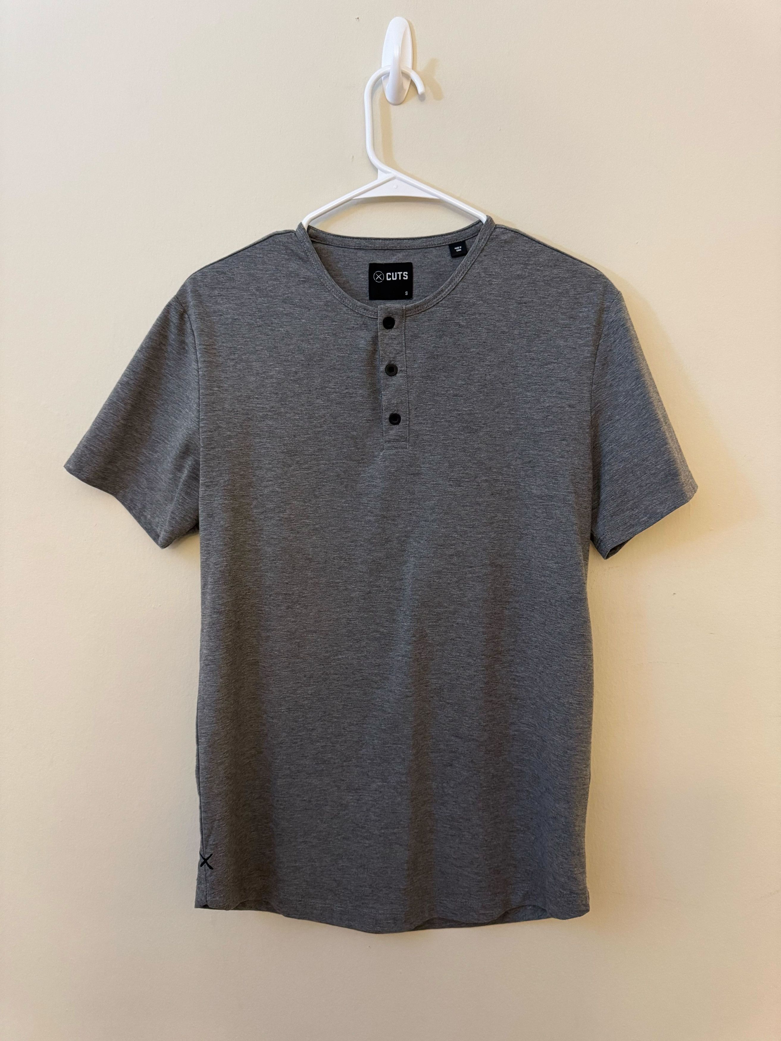 Cuts Cuts AO Henley Curve-Hem Heather Grey Sz S Size US S / EU 44-46 / 1 - 1 Thumbnail