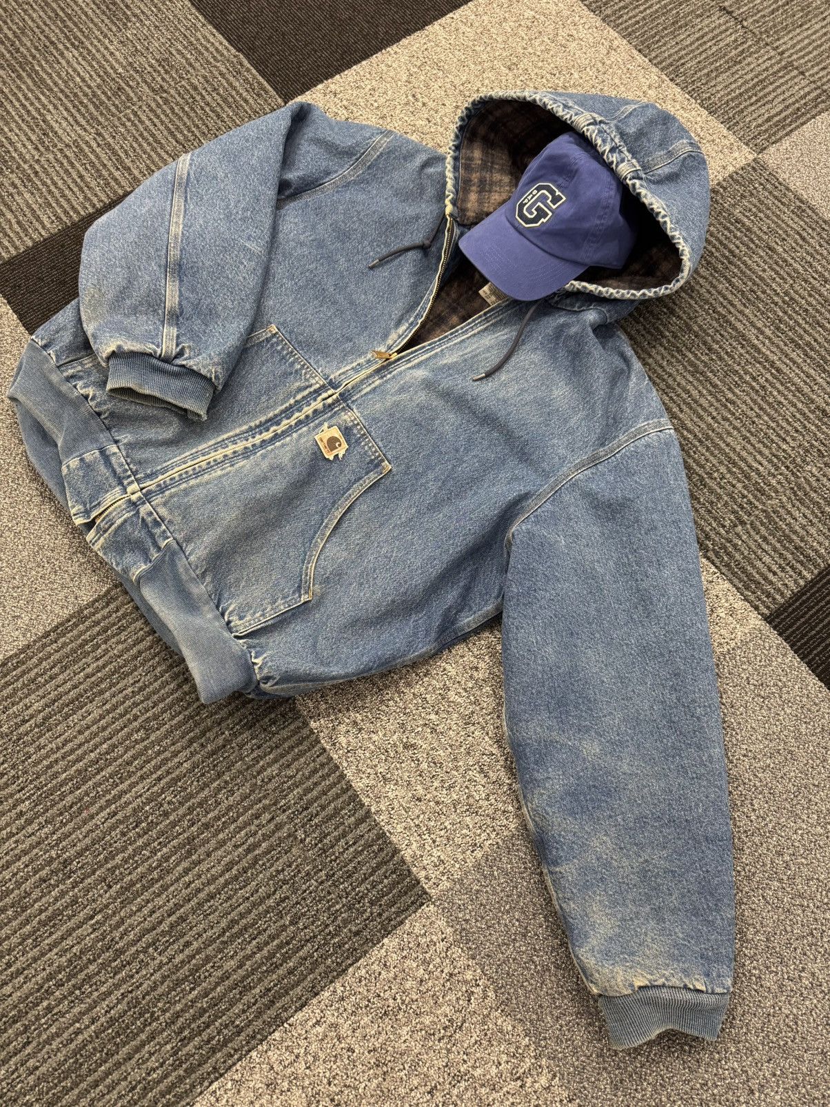 Carhartt Active Jacket J139 DST usa vintage og is available for