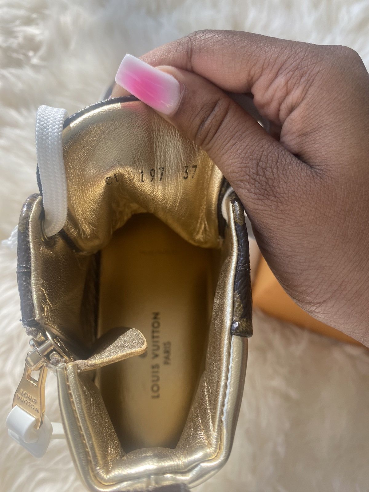Louis Vuitton LV Monogram Sneakers Size US 7 / IT 37 - 7 Thumbnail