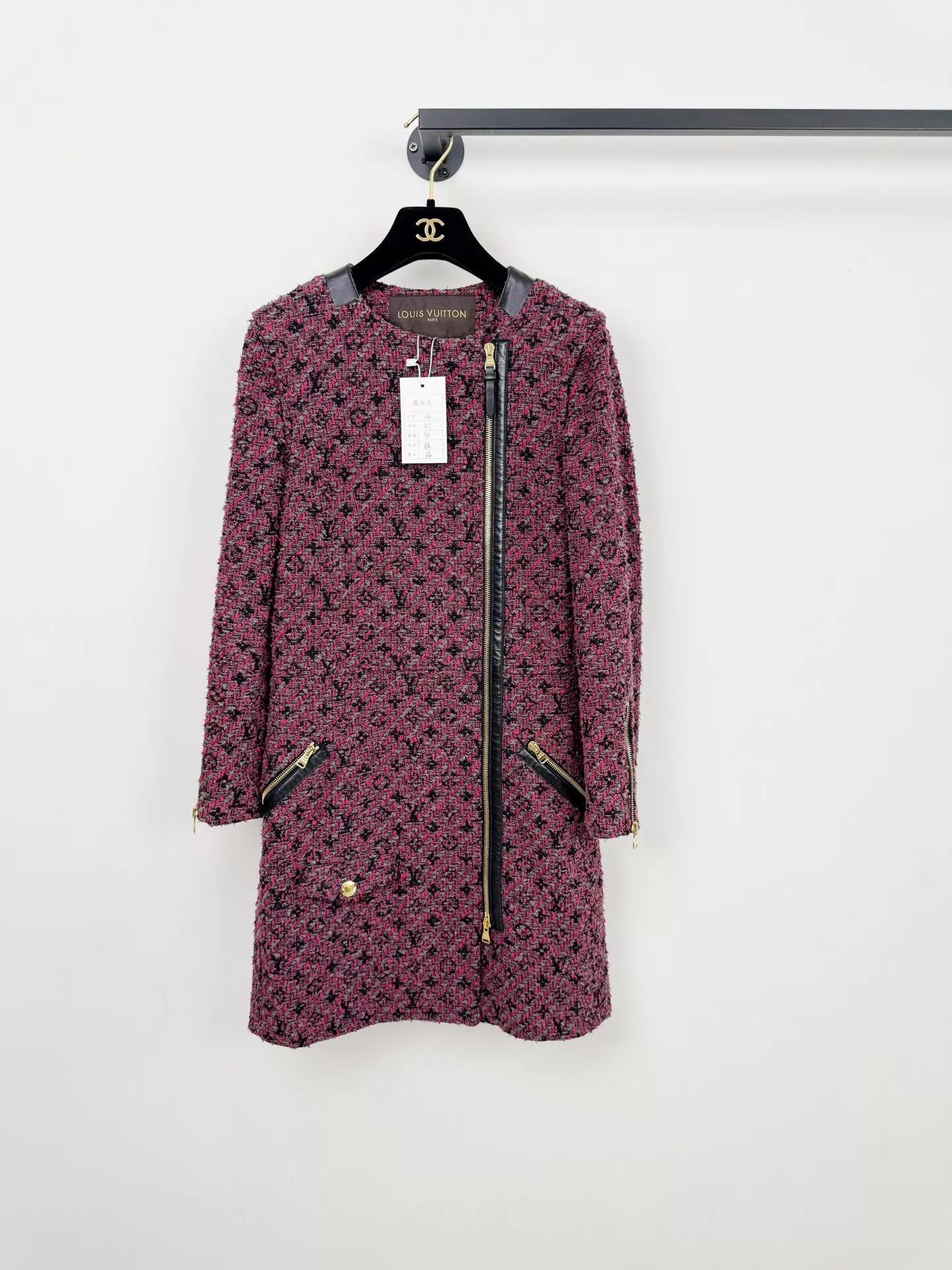 Louis Vuitton LV wool coat authentic worn 2-3x size 34 bust 90 length 88 Size XS / US 0-2 / IT 36-38 - 1 Thumbnail