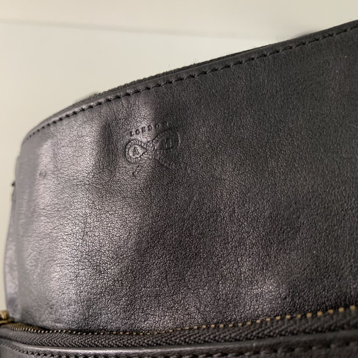 Anya Hindmarch Anya Hindmarch Black Leather Slinngbag Size ONE SIZE - 9 Thumbnail