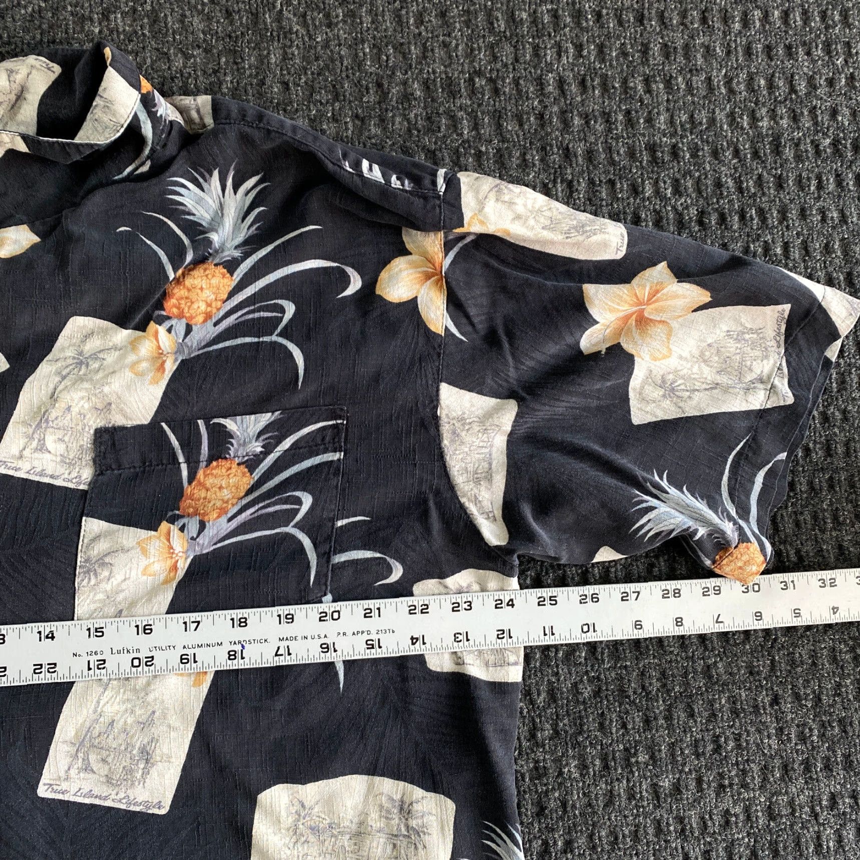 Vintage Jamaica Jaxx Hawaiian Shirt L 100% Silk Pineapple Black Print Loop Collar Size US L / EU 52-54 / 3 - 6 Thumbnail