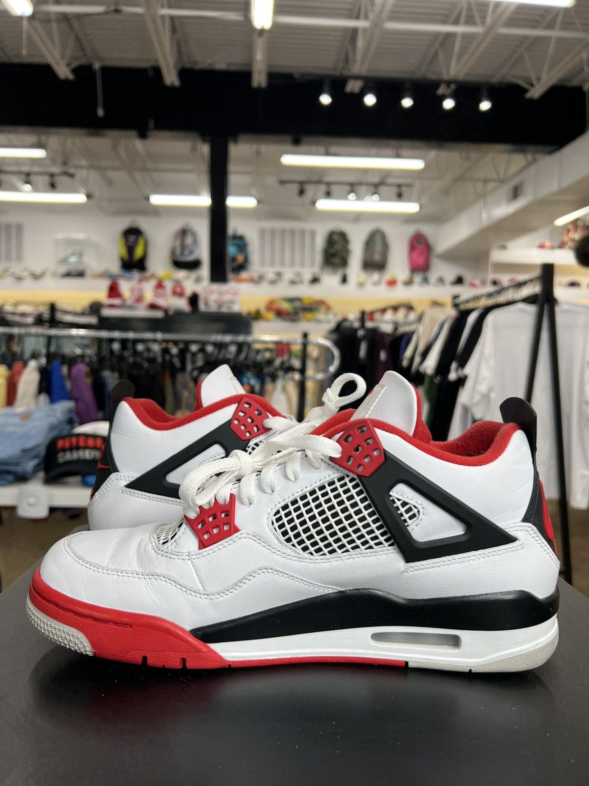 Jordan Brand Air Jordan 4 Fire Red Sz. 9.5 (2020) Size US 9.5 / EU 42-43 - 3 Thumbnail