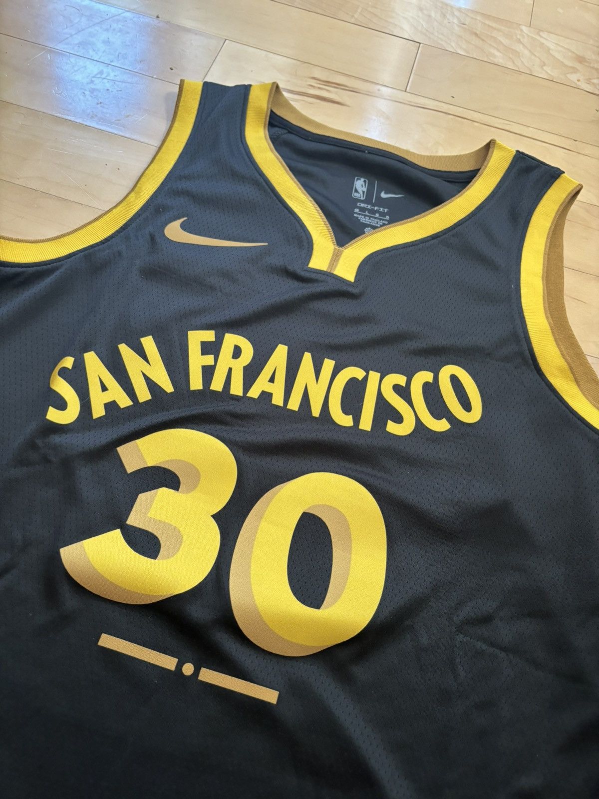 NBA Mens Steph Curry Golden State Warriors Jersey - Large Size US L / EU 52-54 / 3 - 5 Thumbnail