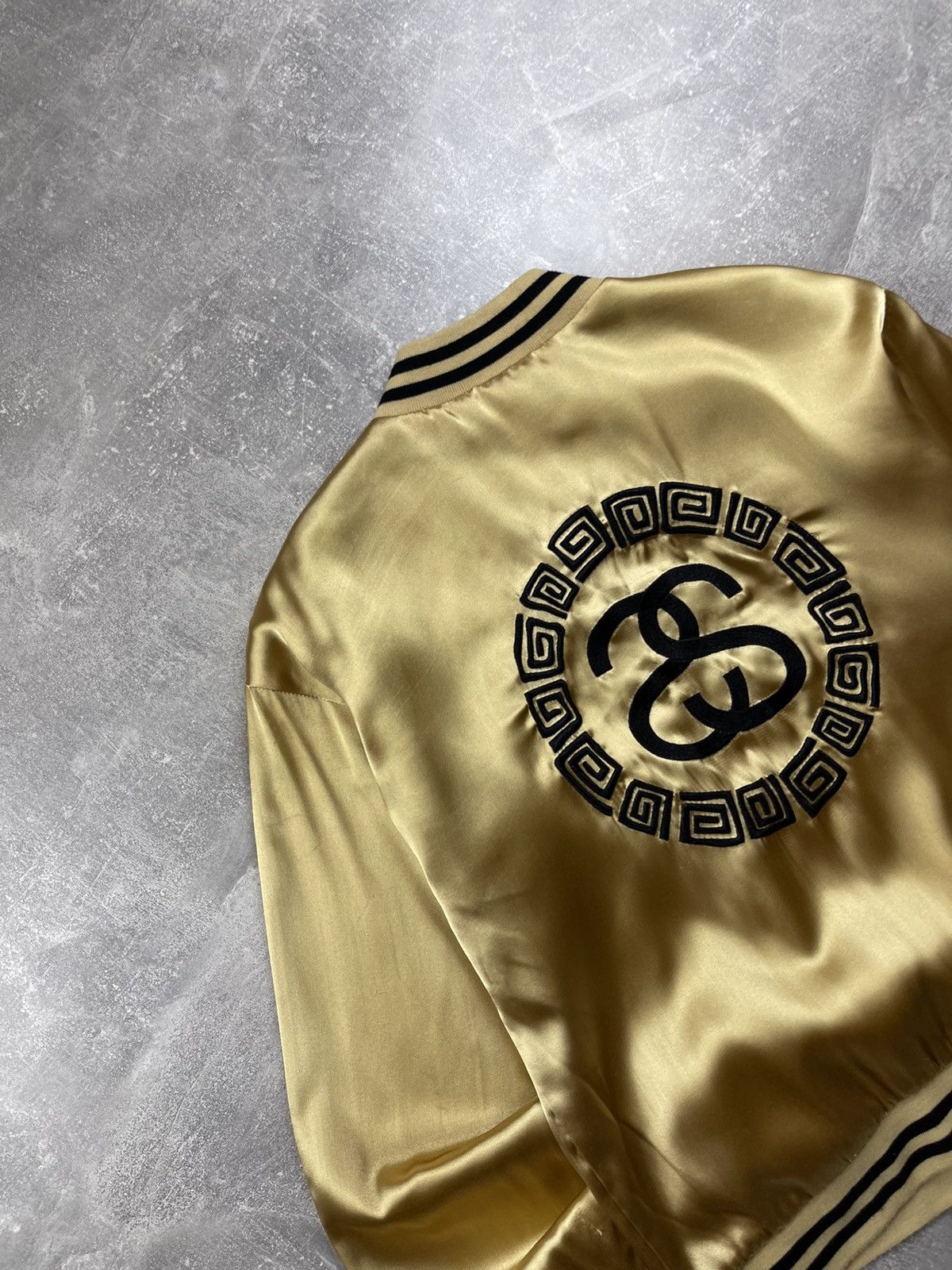 Stussy Stussy Vintage Gold / Black Big Logo Satin Bomber Jacket Size US S / EU 44-46 / 1 - 3 Thumbnail