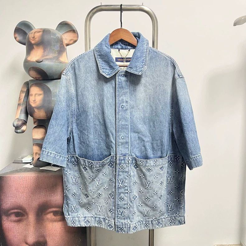 Louis Vuitton Louis Vuitton Embossed Lumbering Short Sleeve Jacket 2504-N Size US M / EU 48-50 / 2 - 1 Thumbnail
