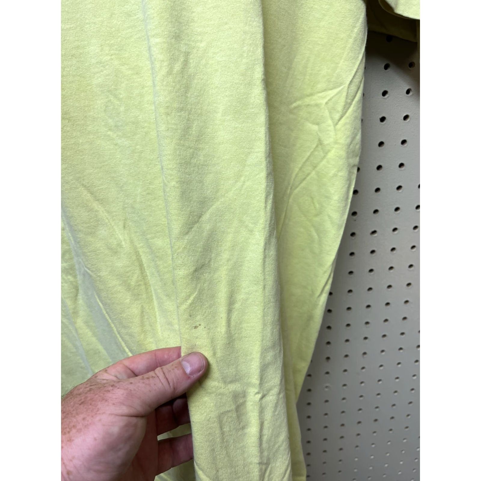 Fruit Of The Loom VINTAGE Fruit of the Loom T-Shirt Front Row Ticket XL Yellow Men 90s Band Concert Short Sleeve Crew Neck Size US XL / EU 56 / 4 - 3 Thumbnail