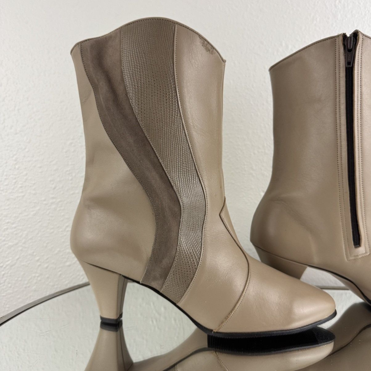 Vintage HILL & DALE Vintage 1970s Tan Beige Leather Ankle Boots Size US 9.5 / IT 39.5 - 4 Thumbnail