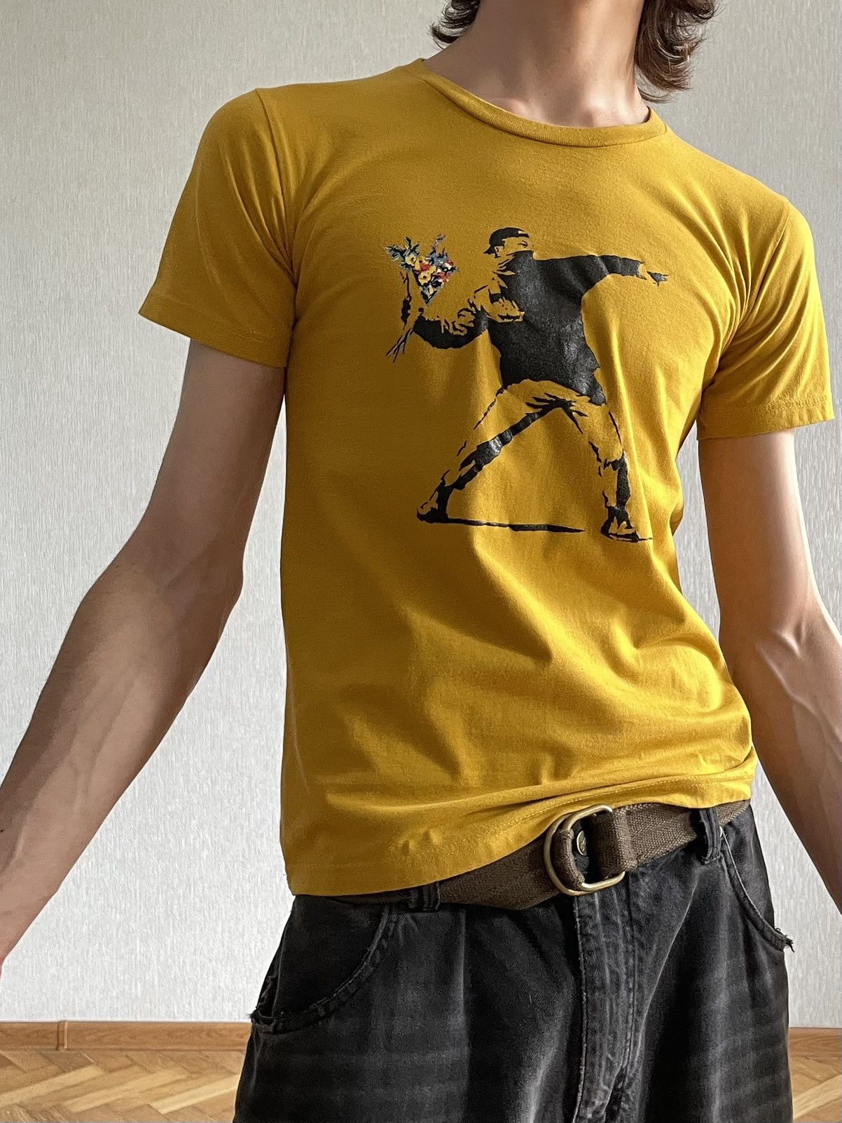 Other Banksy, Flower Thrower (2003) Slim Mustard T-Shirt Size US S / EU 44-46 / 1 - 5 Thumbnail