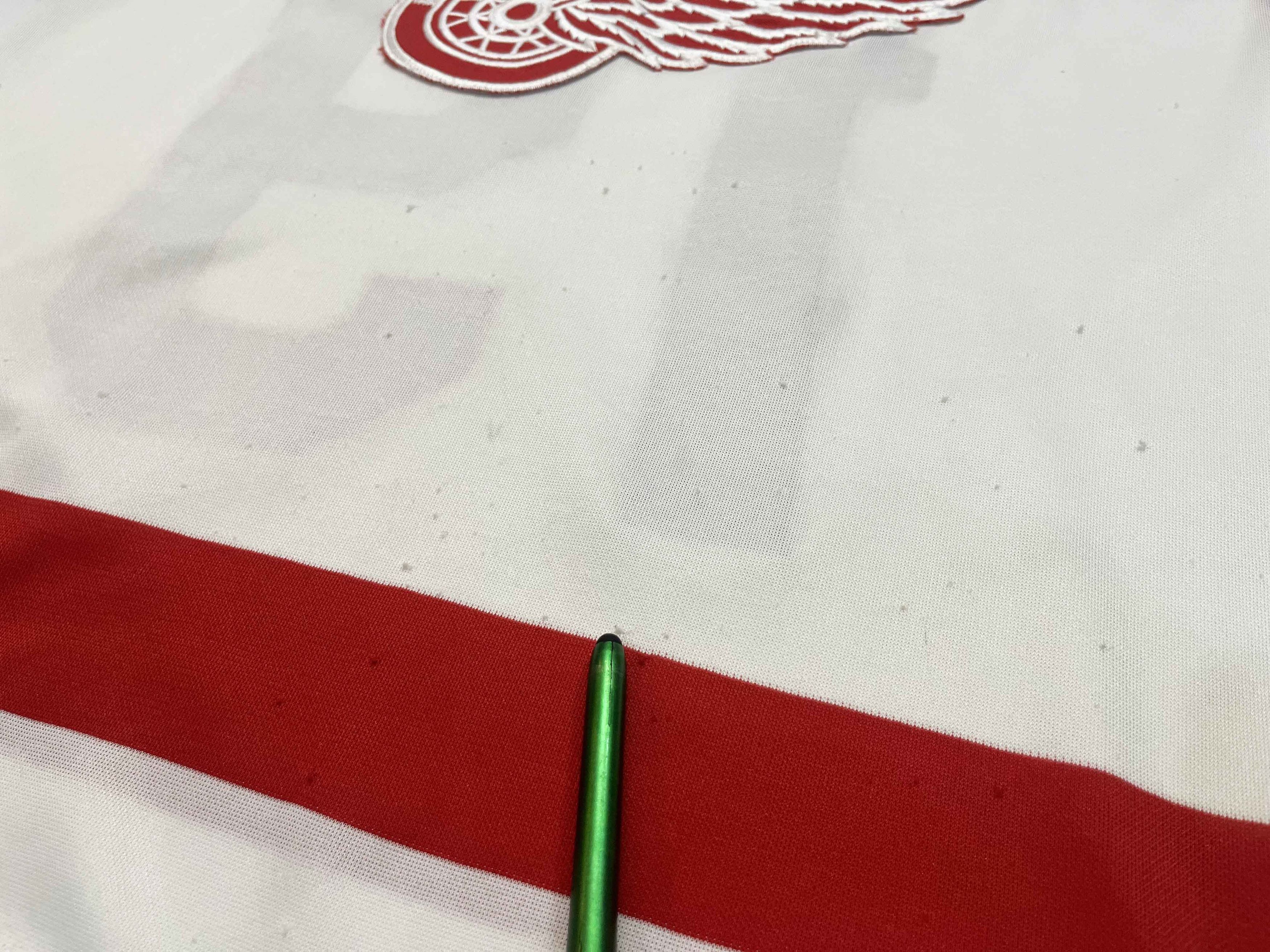 Ccm Vintage CCM Detroit Red Wings YZERMAN #19 NHL Hockey Jersey Size US L / EU 52-54 / 3 - 9 Thumbnail