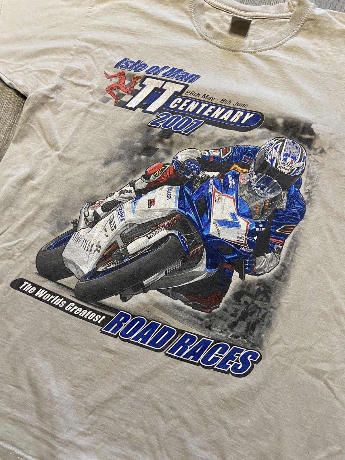 Vintage Vintage 2007 Isle of Man Racing T Shirt motorcycle tee Size US L / EU 52-54 / 3 - 2 Thumbnail