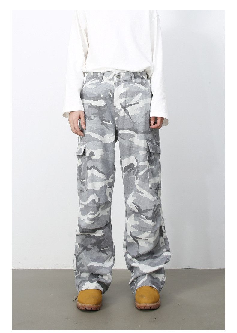 Japanese Brand Vintage loose high street camouflage cargo jeans Size US 32 / EU 48 - 1 Thumbnail