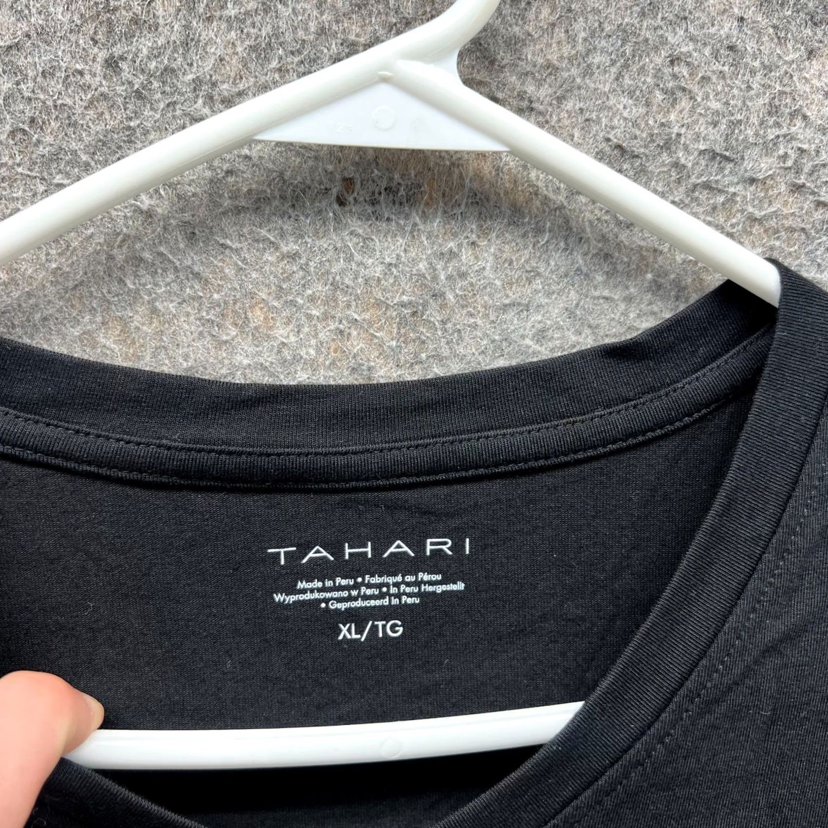 Vintage Tahari Shirt Mens XL Black V-Neck Cotton Tee Golf Casual T-Shirt Logo Size US XL / EU 56 / 4 - 7 Thumbnail