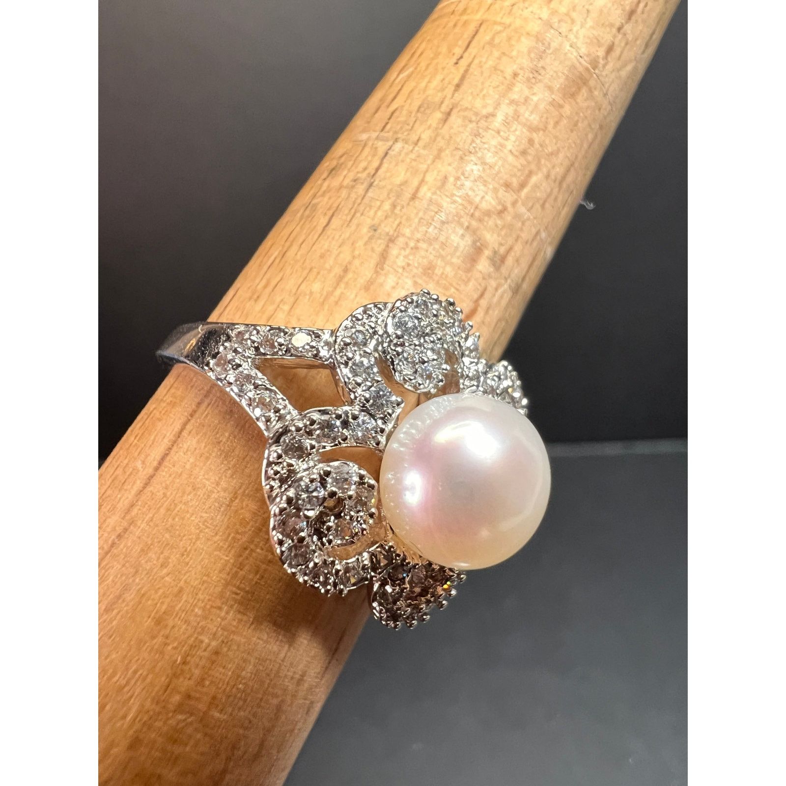 Other Freshwater pearl and Cz cocktail ring size 9 Size ONE SIZE - 11 Thumbnail