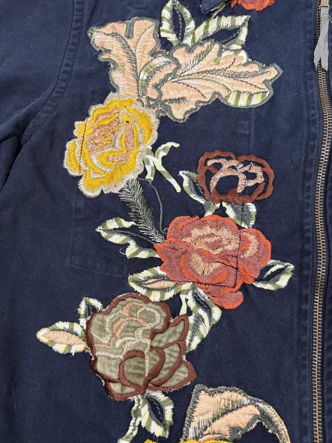 Roberto Cavalli 2000s Roberto Cavalli Navy Embroidered Floral Jacket Size XS / US 0-2 / IT 36-38 - 10 Thumbnail