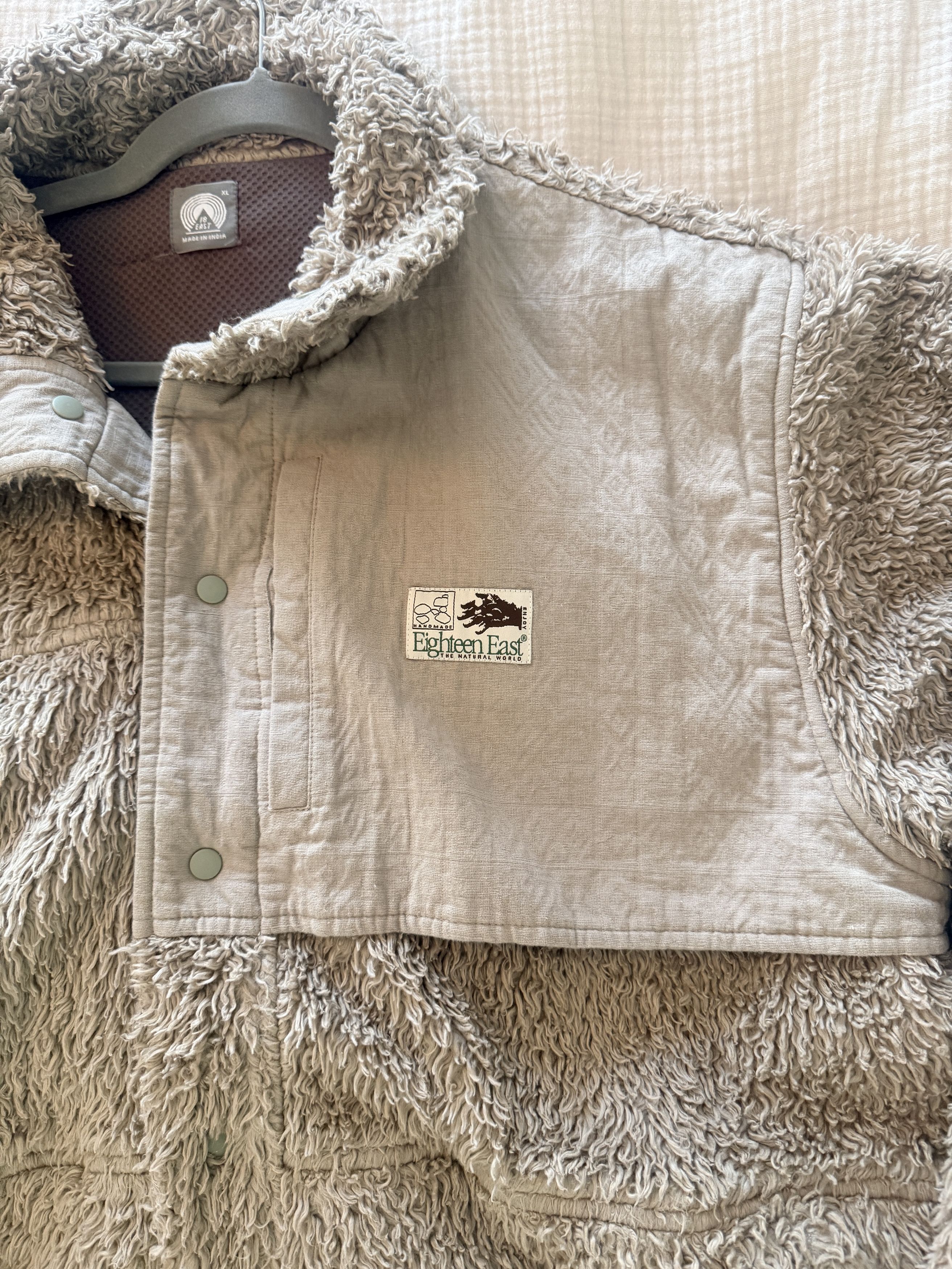 18 East LOOP RD SNAP FRONT JACKET - FADED ALMOND DEEP PILE FLEECE Size US XL / EU 56 / 4 - 3 Thumbnail