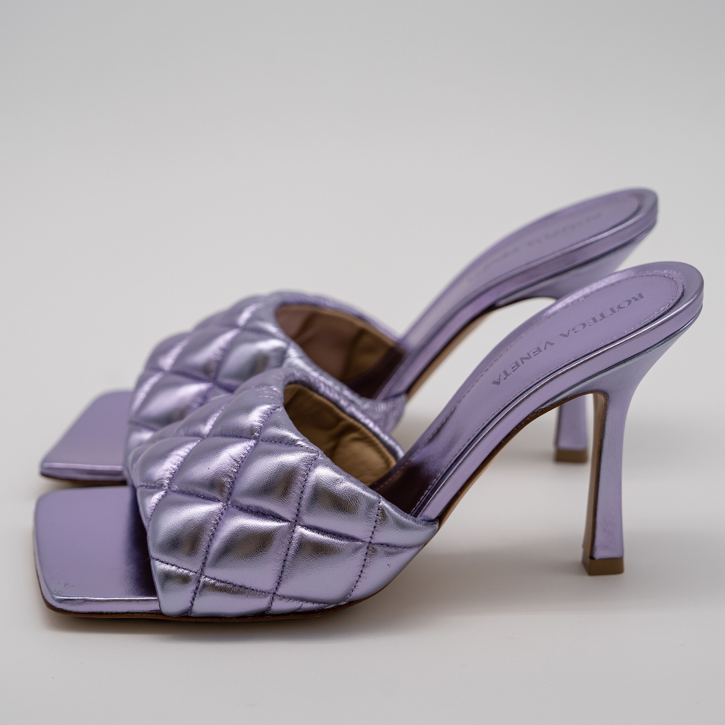 Bottega Veneta 38eu Bottega Veneta Purple Metallic Leather Padded Sandals Size US 8 / IT 38 - 4 Thumbnail
