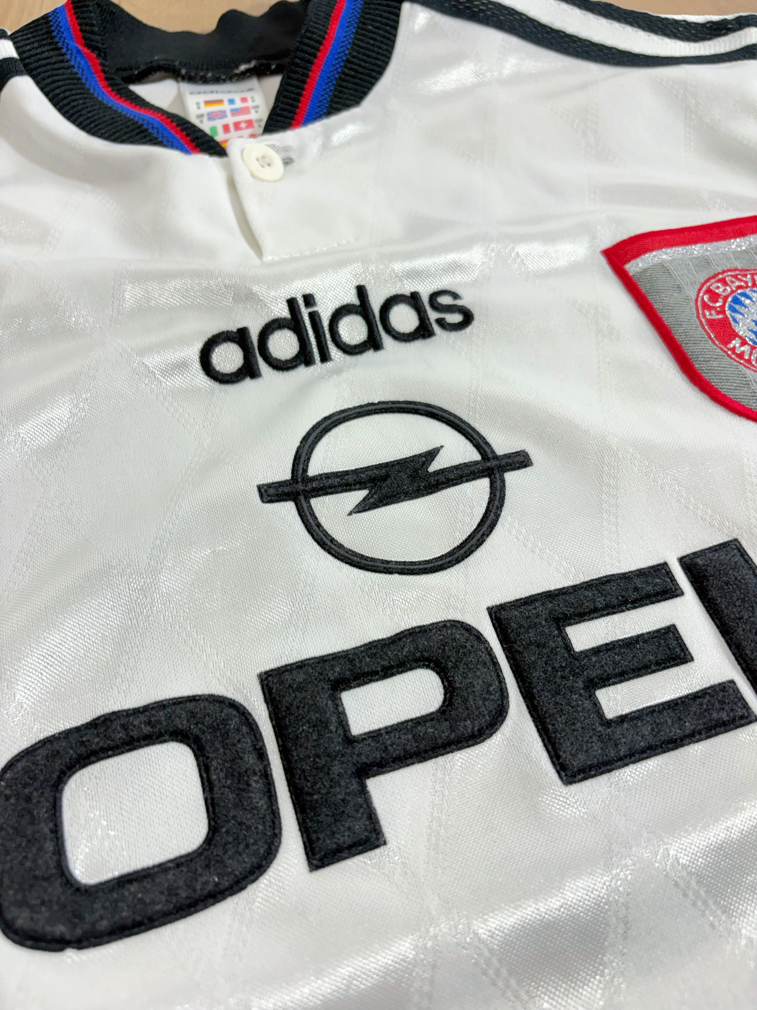 Adidas RARE Vintage Adidas FC Bayern Munchen 1996-98 Away kit #20 Size US S / EU 44-46 / 1 - 8 Thumbnail