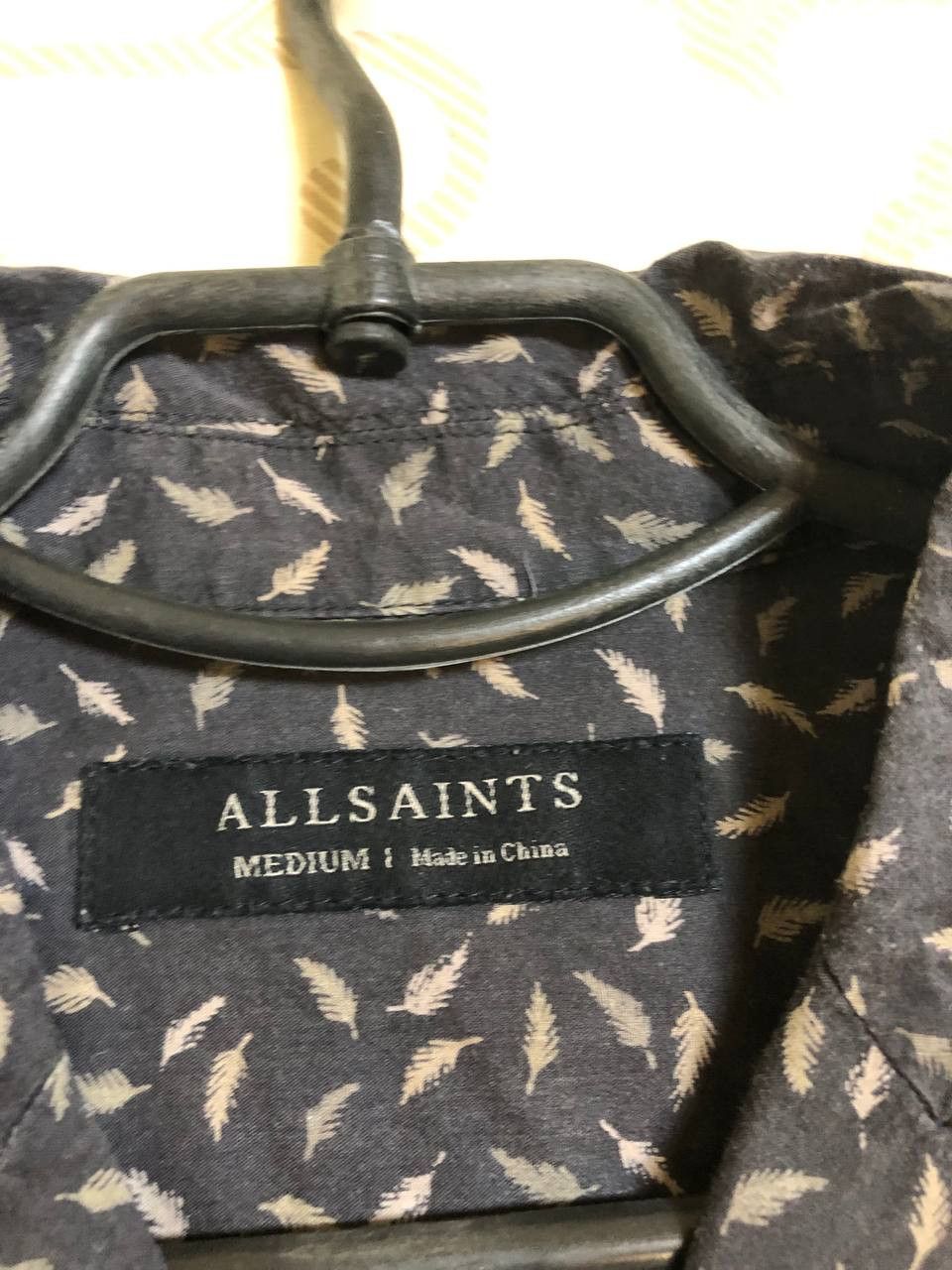 Allsaints AllSaints Black Feather Print Short Sleeve Shirt Size US M / EU 48-50 / 2 - 2 Thumbnail