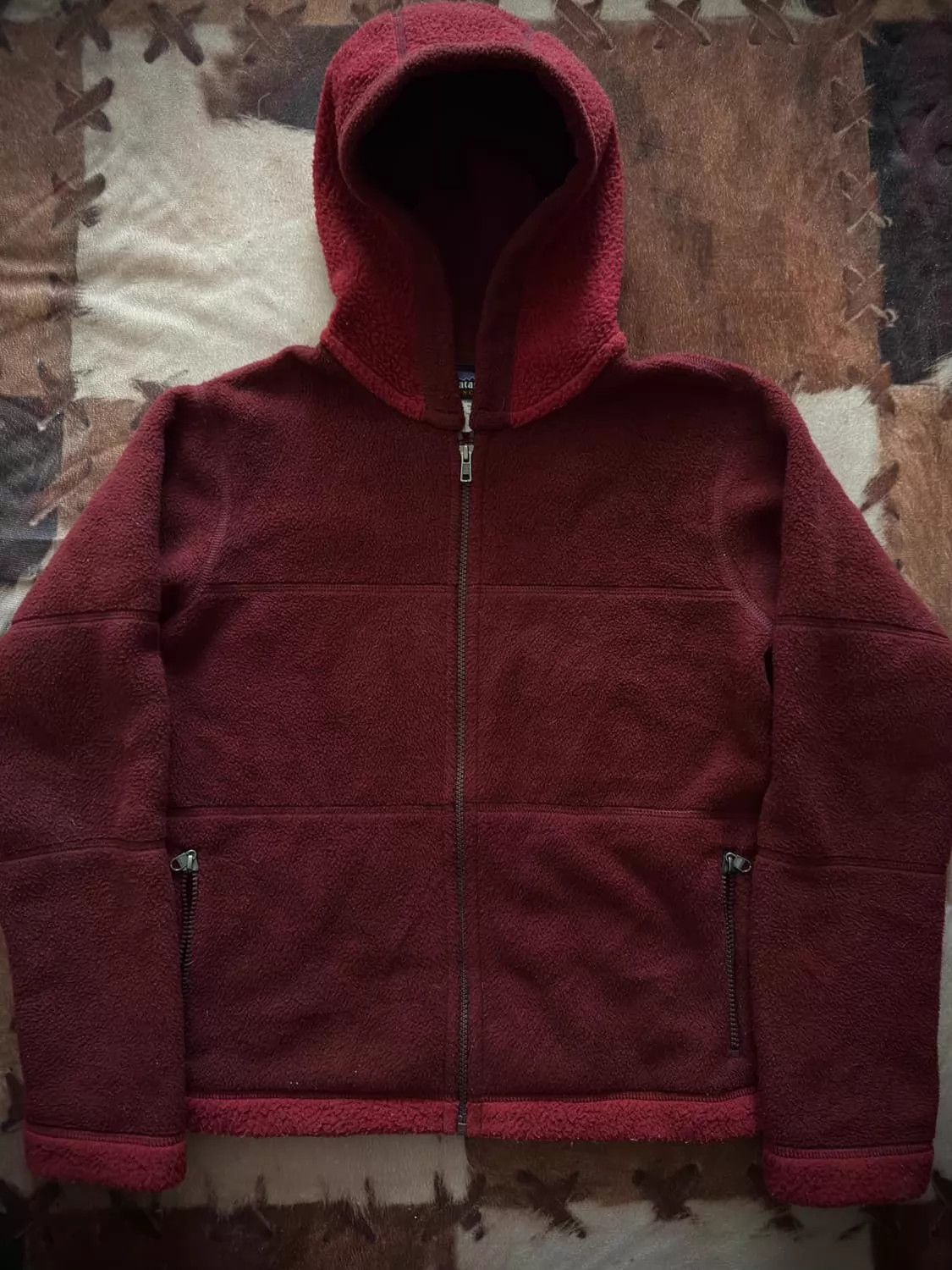 Patagonia Patagonia Vintage Burgundy Fleece Jacket Unisex Size M / US 6-8 / IT 42-44 - 1 Thumbnail