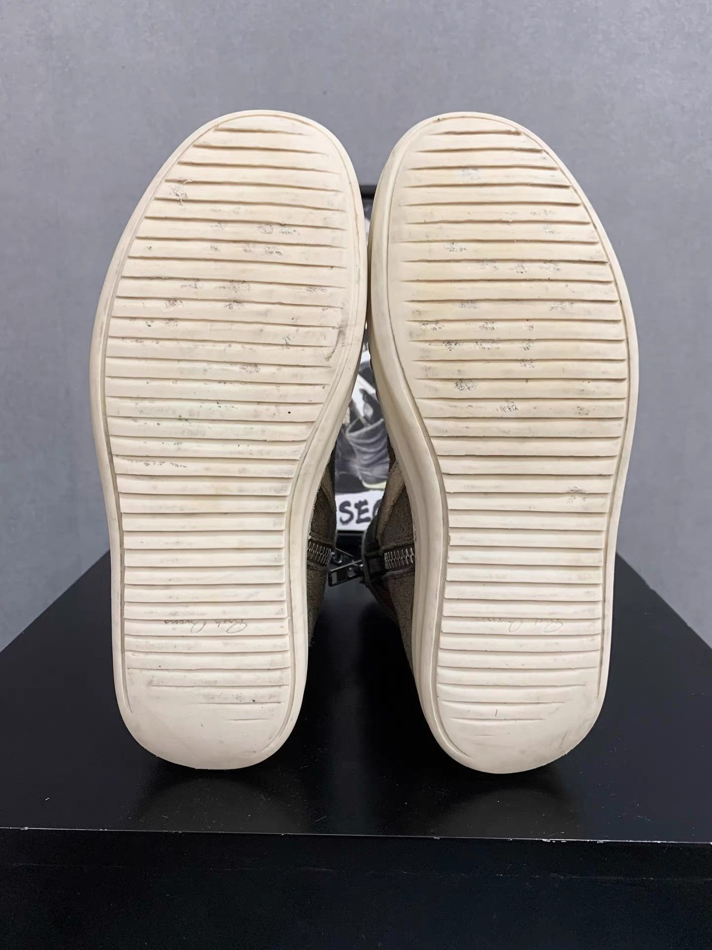 Rick Owens Rick Owens Grey Suede Inverted Triangle Shoes K34 Size US 7.5 / IT 37.5 - 8 Thumbnail