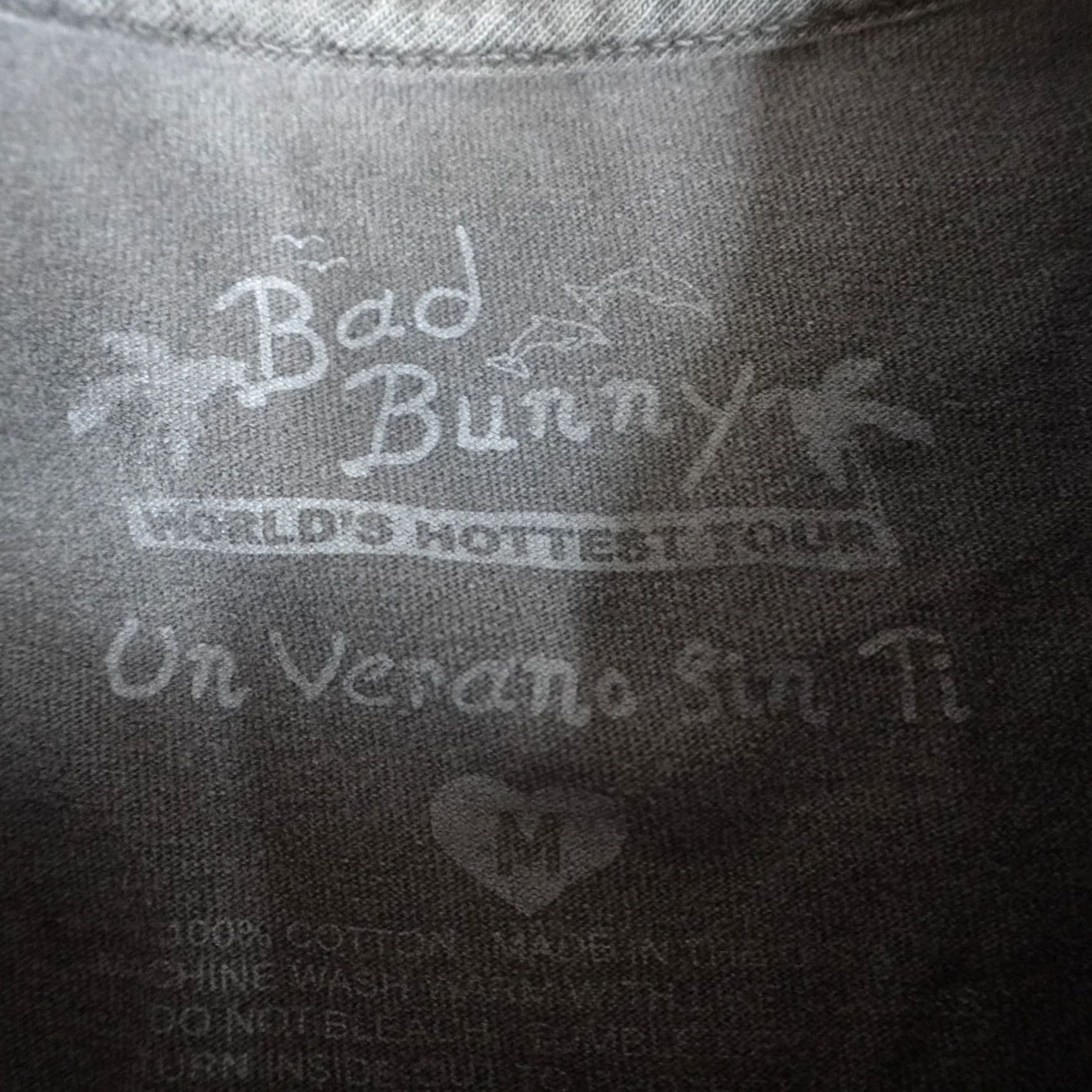 Vintage Bad Bunny Shirt Long Sleeve Medium Gray Un Verano Sin Ti Tour Mens Size US M / EU 48-50 / 2 - 2 Thumbnail