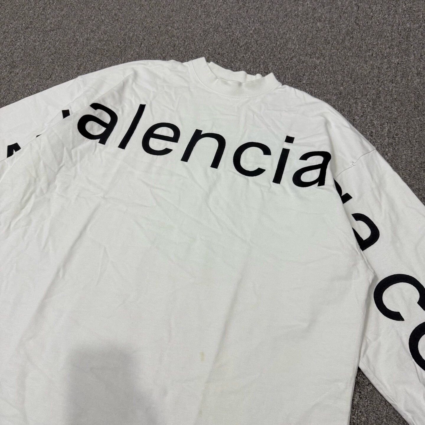 Balenciaga Balenciaga white website exclusive crew size 2 mint Size US M / EU 48-50 / 2 - 3 Thumbnail