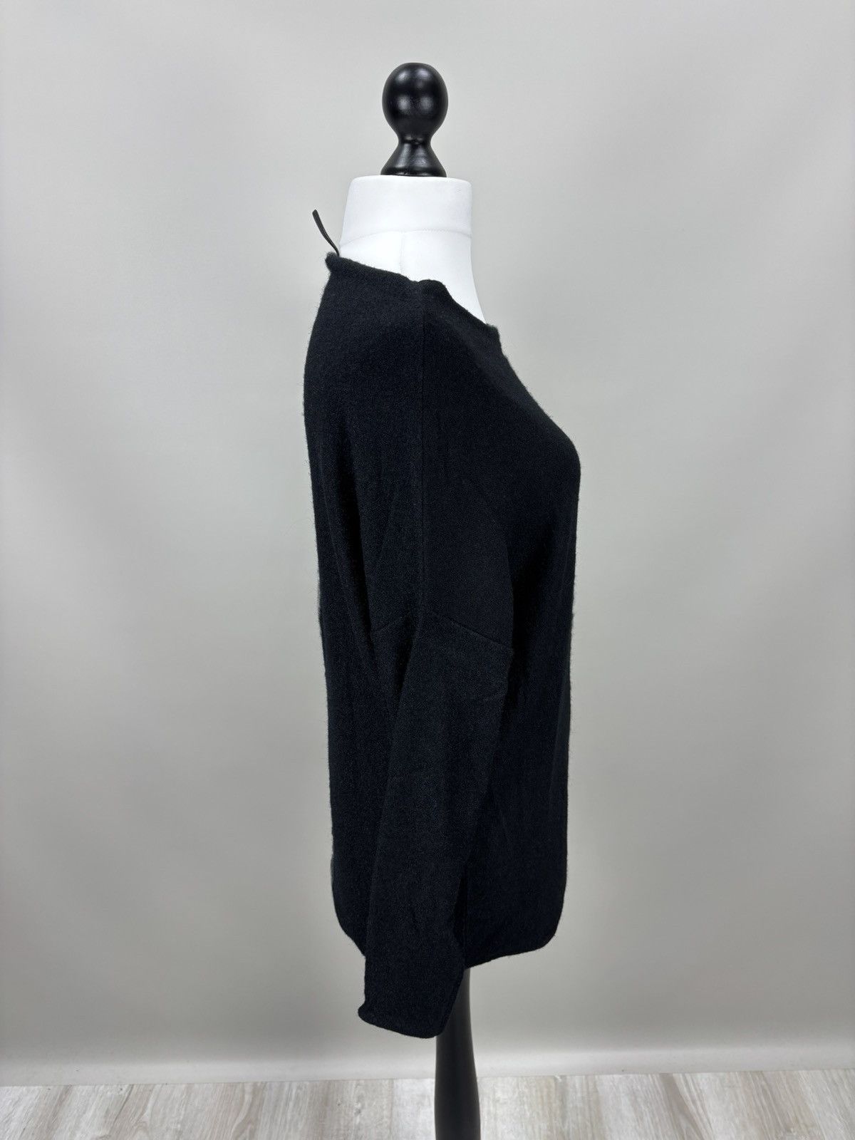 Sarah Pacini Womens sweater Sarah Pacini Size One Size Color Black Size ONE SIZE - 4 Thumbnail