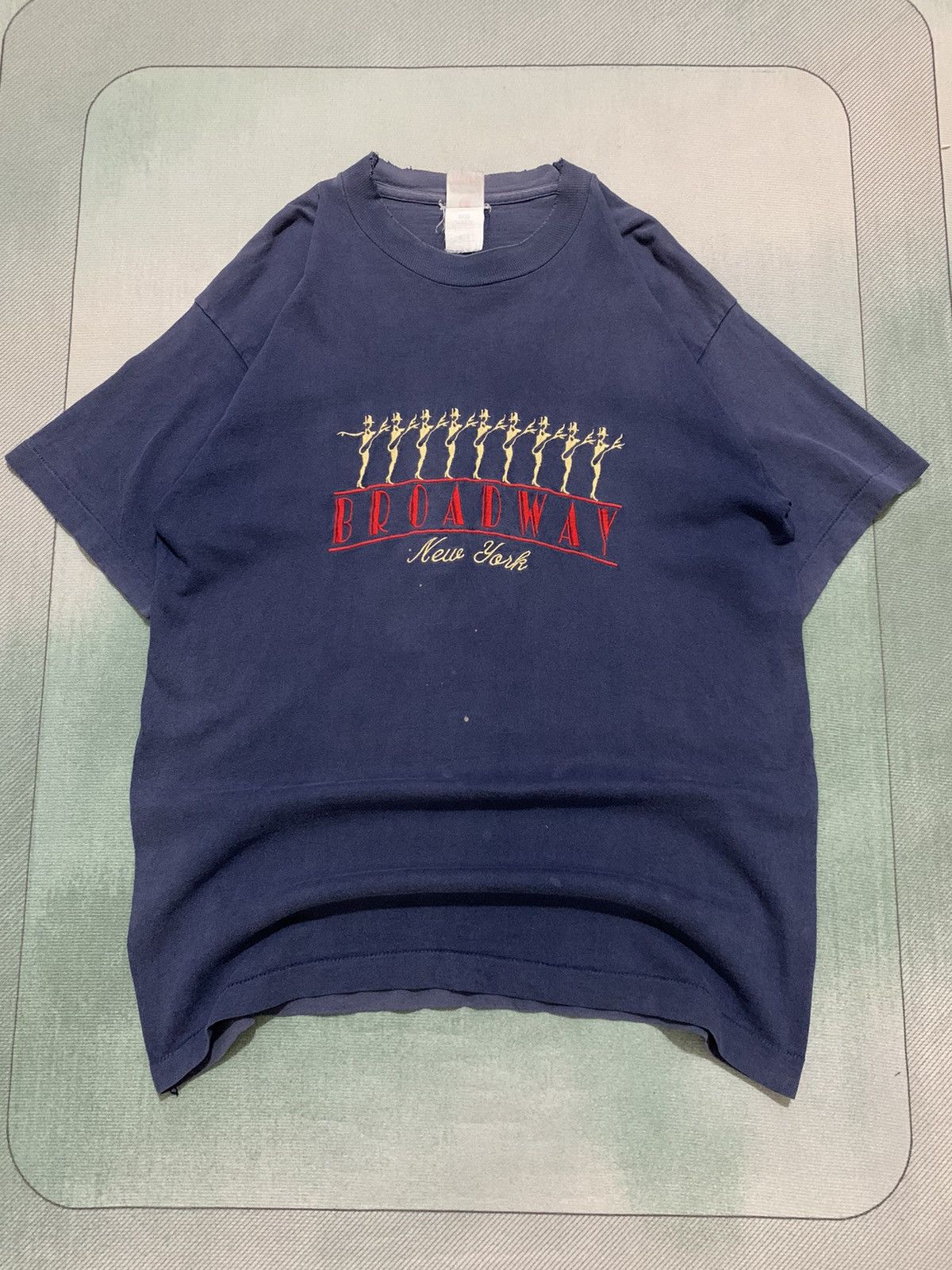 Fruit Of The Loom VINTAGE Broadway New York Shirt Adult Mens Blue Size US L / EU 52-54 / 3 - 1 Thumbnail