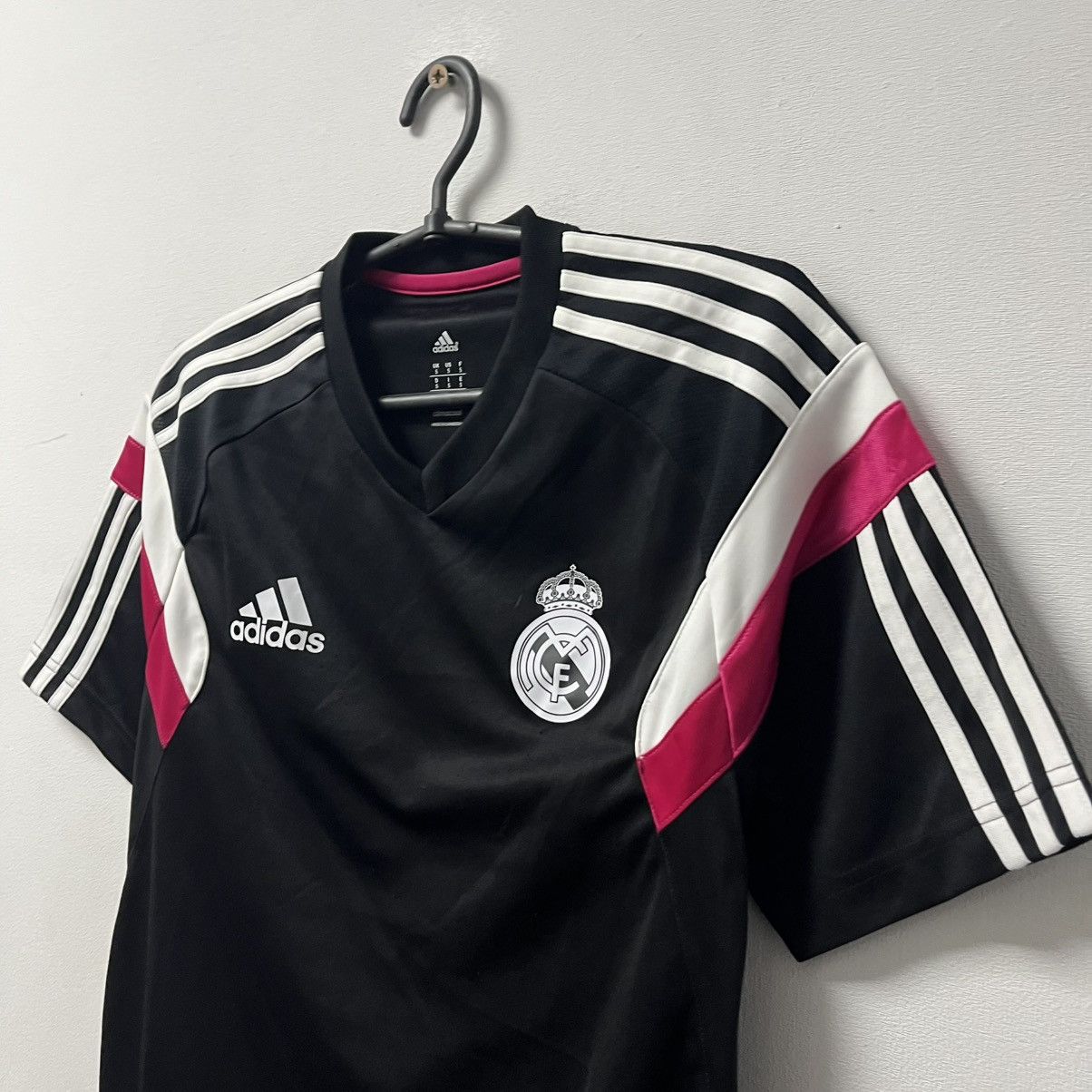 Vintage Mens Vintage Adidas Real Madrid T Shirt Size US S / EU 44-46 / 1 - 2 Thumbnail