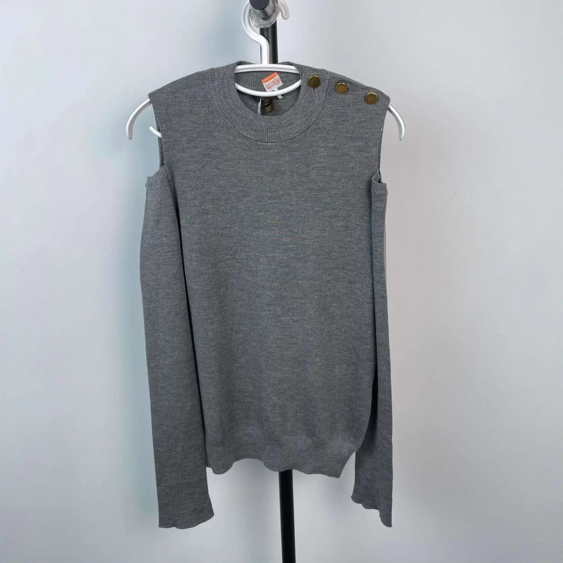 Louis Vuitton LV Cashmere Sweater M Gray Size M / US 6-8 / IT 42-44 - 1 Thumbnail