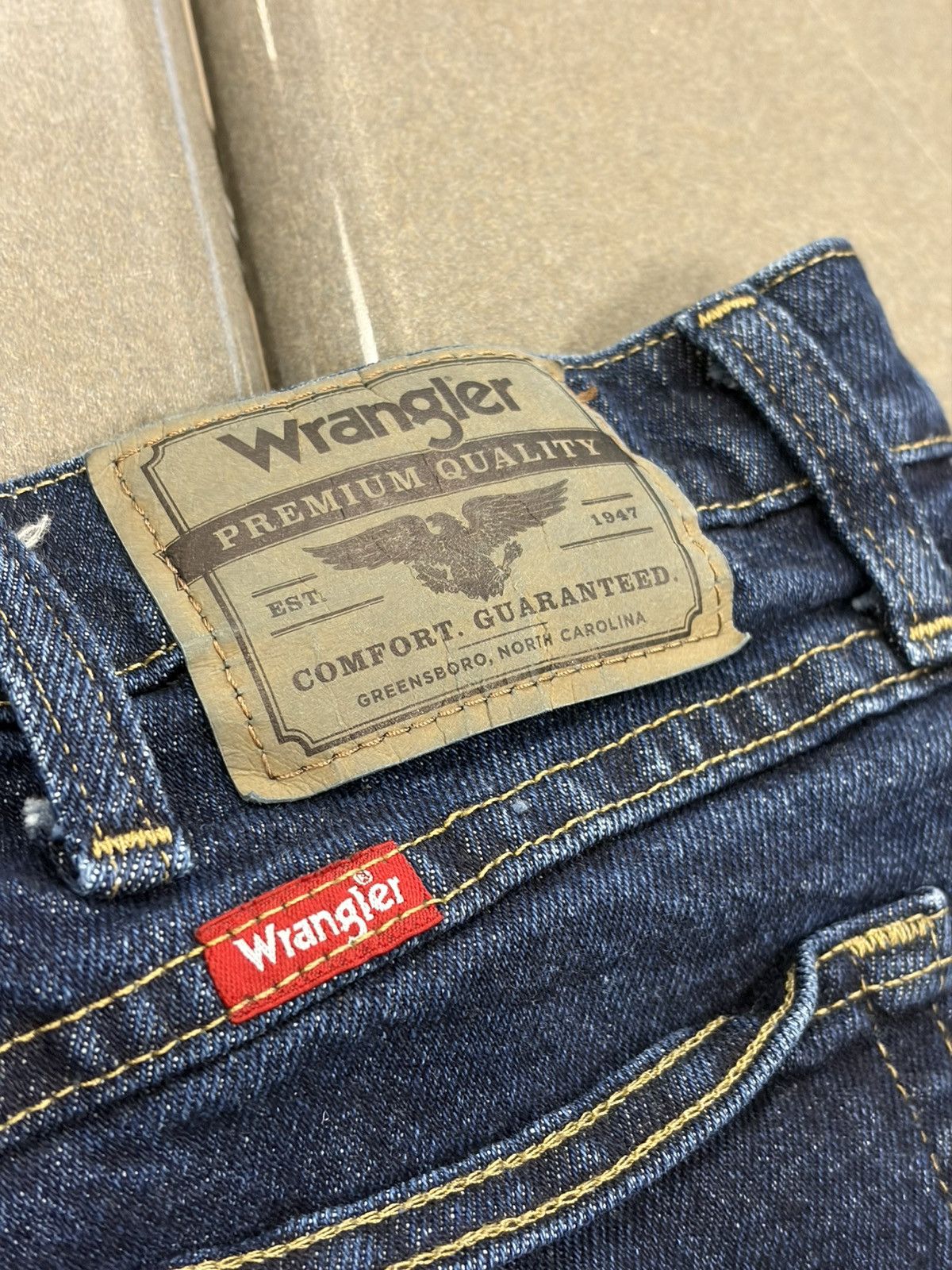 Wrangler Wrangler Jeans Mens 38x30 Dark Wash Blue Denim Straight Leg Size US 38 / EU 54 - 4 Thumbnail