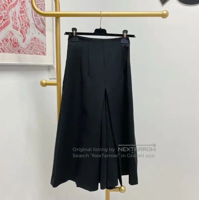 Max Mara MaxMara Casual Black Wool Trousers for Women . Size 23" - 2 Thumbnail