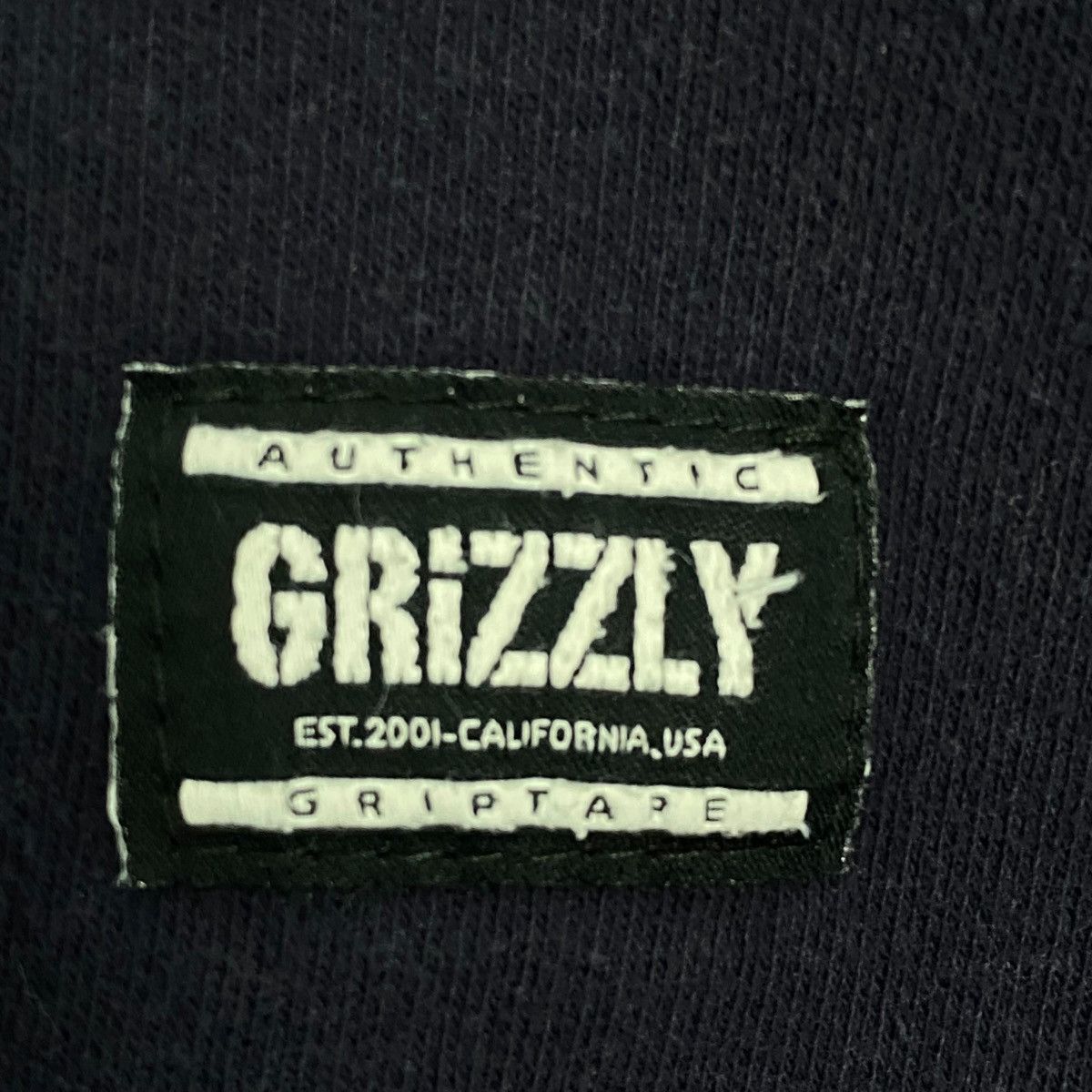 Vintage Vintage Authentic Grizzly Big Printed Crewneck NavyBlue Size US L / EU 52-54 / 3 - 5 Thumbnail