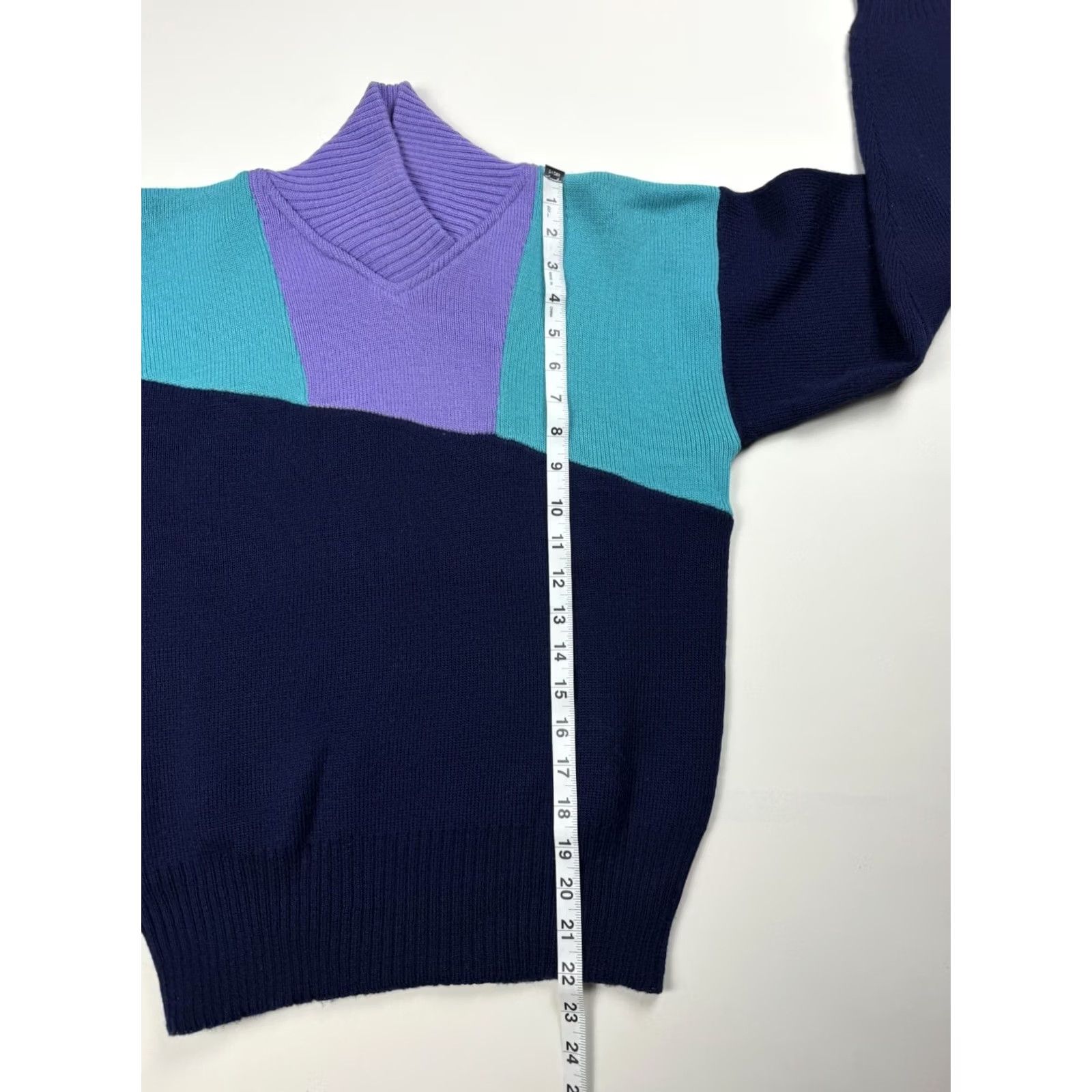 Vintage VINTAGE White Stag Ski Sweater Medium Wool Blue Purple Vtg Women’s Size Size M / US 6-8 / IT 42-44 - 5 Thumbnail