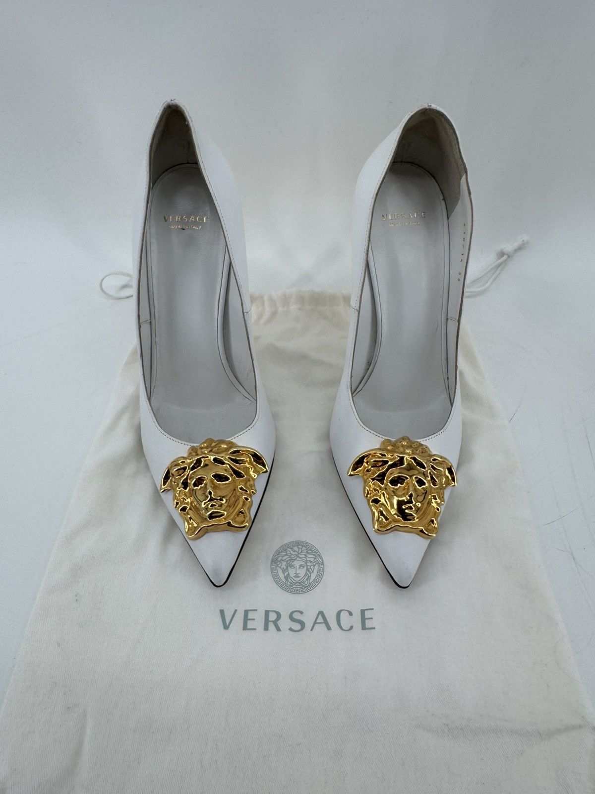 Versace Versace White Leather Icon Medusa Pointed Toe Pumps Size 38 Size US 8 / IT 38 - 1 Thumbnail