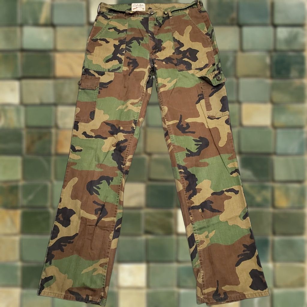 Vintage VINTAGE Cabela's Camouflage Pants Mens 35x33 Green Woodland Cotton 70s USA Cargo Pants Mens Size US 35 - 1 Thumbnail