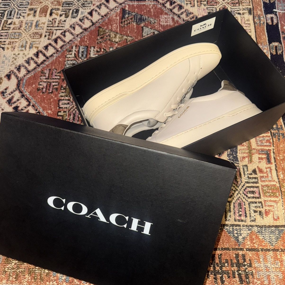 Clip Low Top Sneaker With Signature Canvas