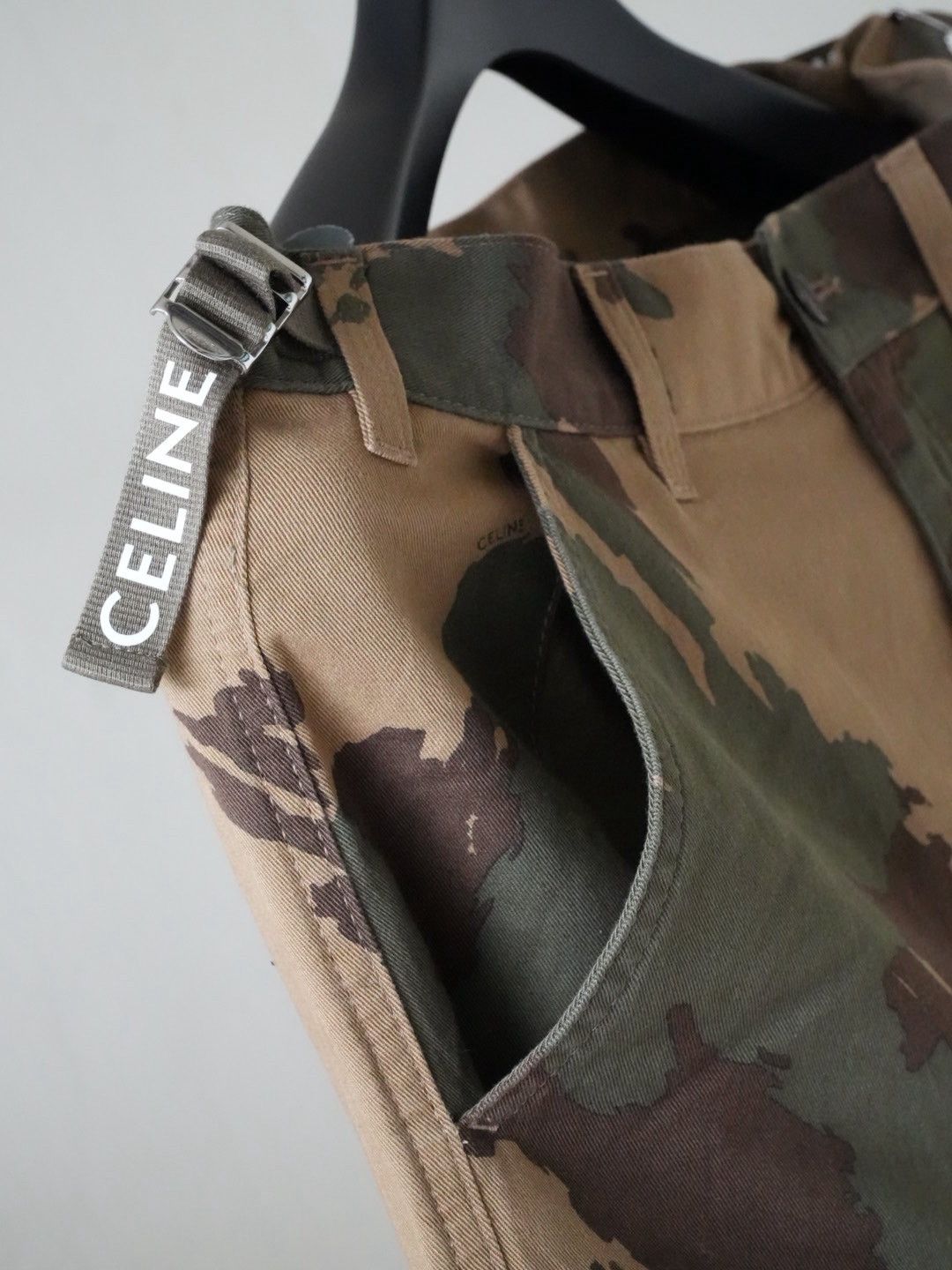Celine Celine Bermuda Cargo Shorts Size US 32 / EU 48 - 4 Thumbnail