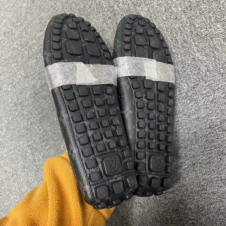 Louis Vuitton Louis Vuitton Black presbyopic logo low-top casual Doudou Size US 7.5 / EU 40-41 - 5 Thumbnail