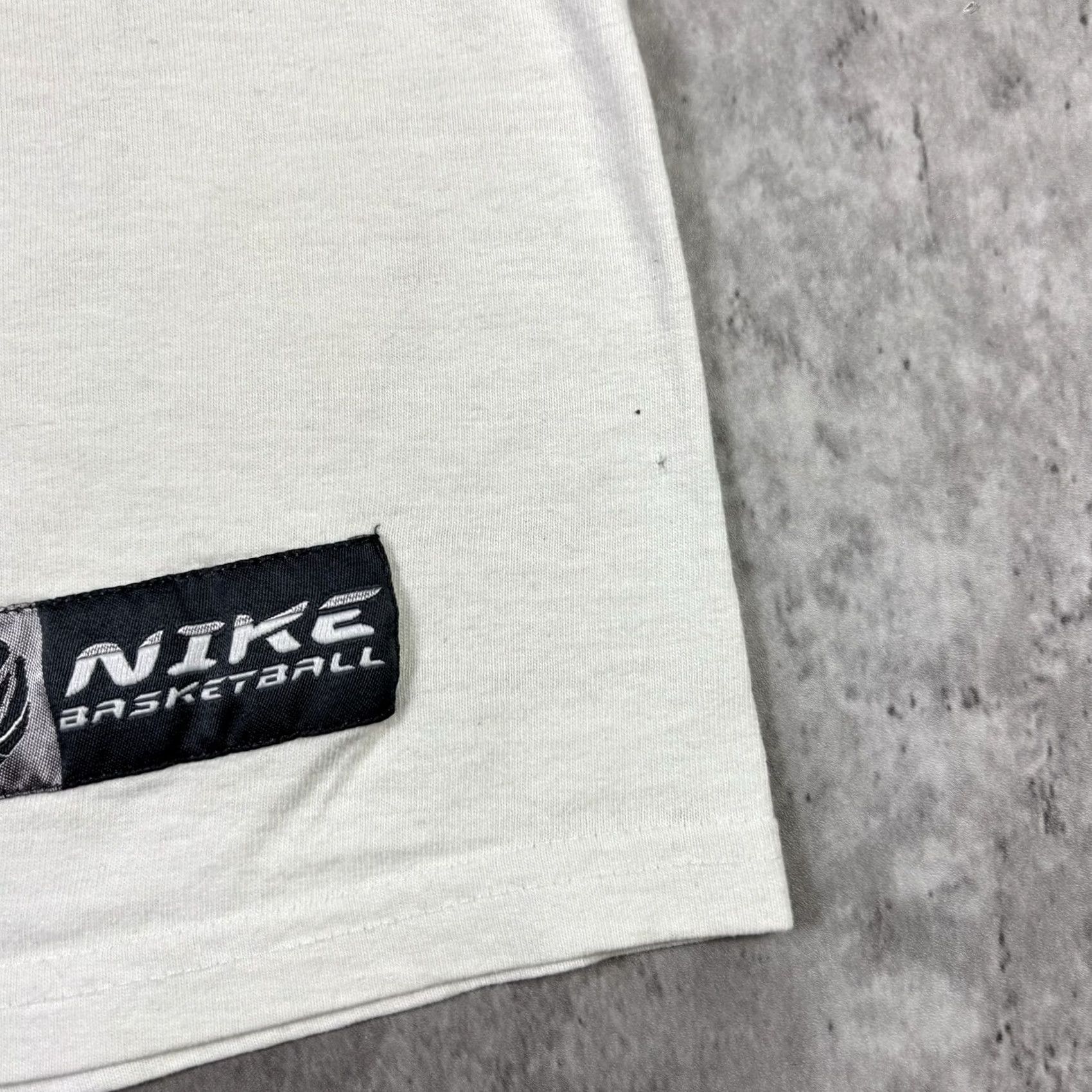 Nike VINTAGE Nike Basketball T Shirt Sleevless White Center Swoosh 2XL 90s Mens Crew Neck Graphic Print Regular Size US XXL / EU 58 / 5 - 4 Thumbnail