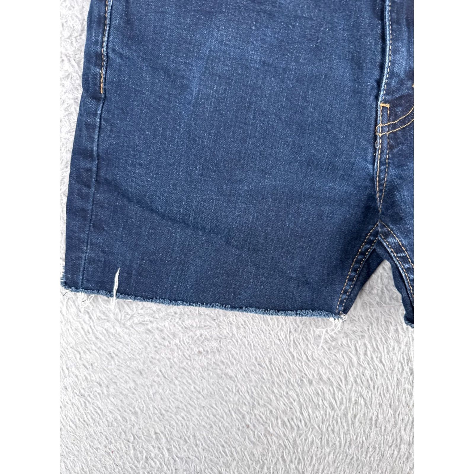 Levi's Levi's Shorts Women 34 Blue Cut-Off 511 Dark Wash Denim Cotton Blend Zip Fly 32x4.5 Mid Rise 4.5 Inseam 5-Pocket Size 24" / US 00 / IT 34 - 3 Thumbnail