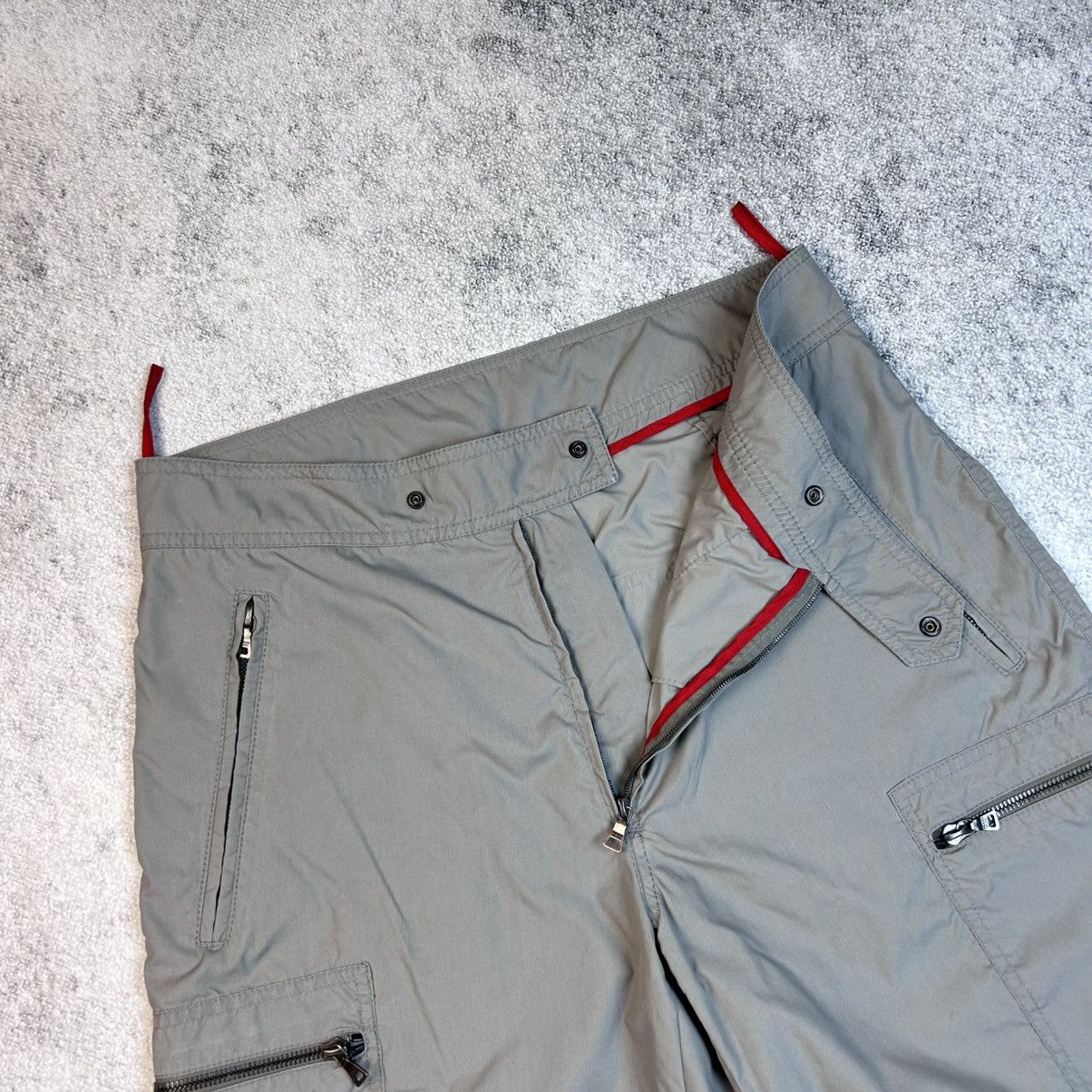 Prada Prada Vintage Nylon Cargo Zip Pockets Gray Tab Shorts Size US 30 / EU 46 - 4 Thumbnail