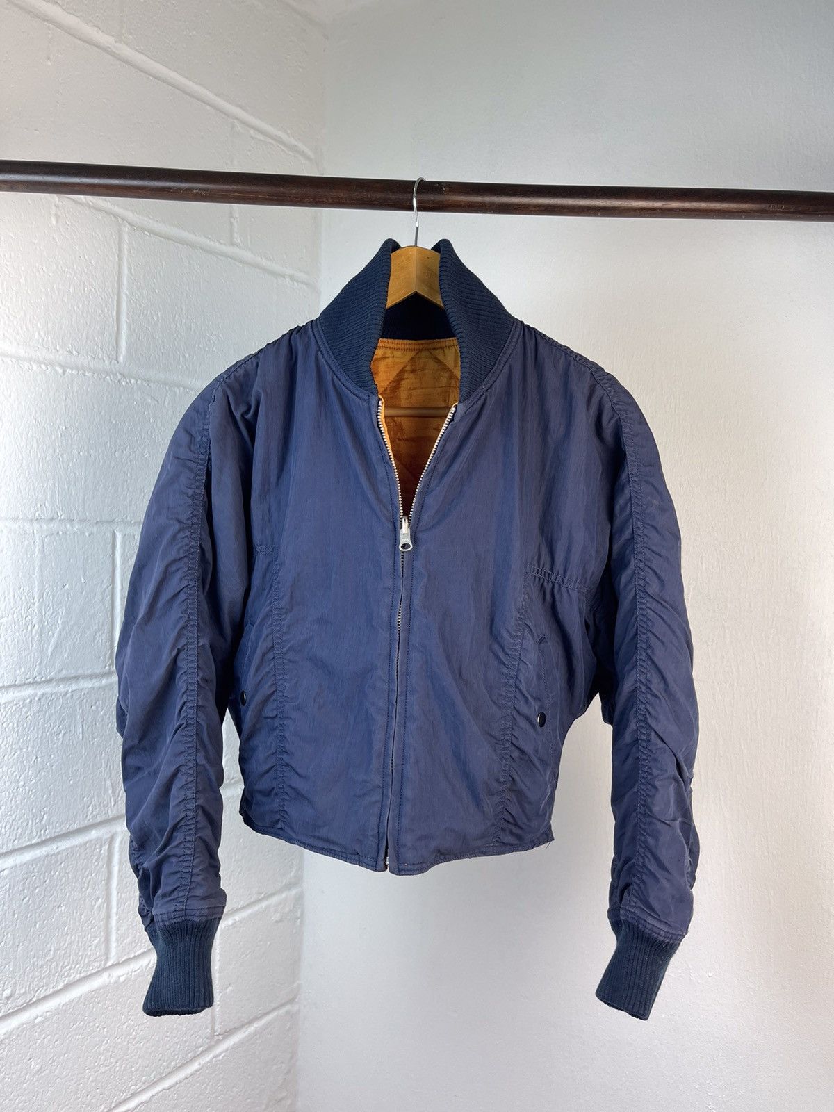 Issey Miyake × Tsumori Chisato 90s ISSEY MIYAKE CROPED REVERSIBLE BOMBER JACKET Size US L / EU 52-54 / 3 - 13 Thumbnail