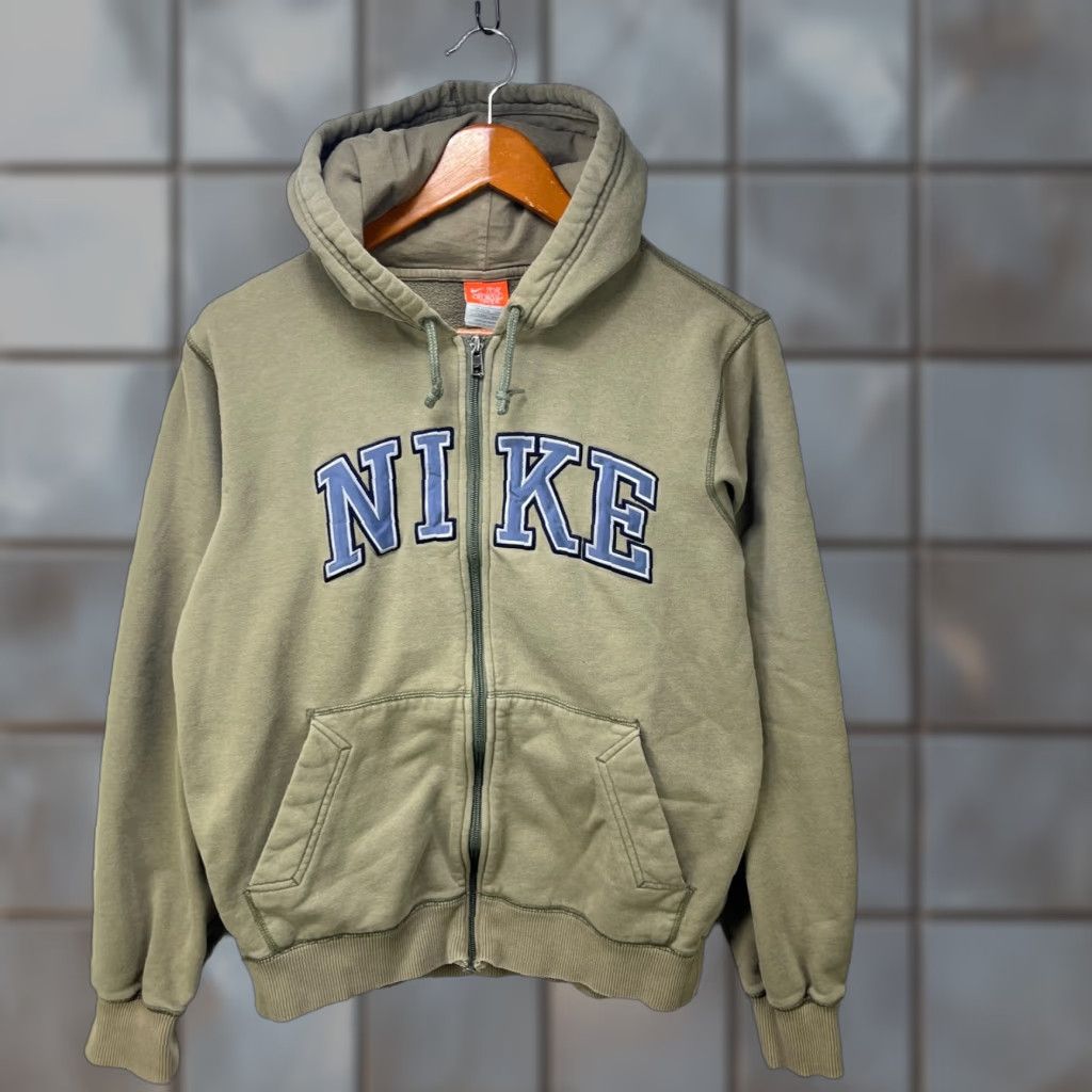 Nike VINTAGE Nike Y2K Zip Up Hoodie S Small Green Nike Sportswear Hoodie Mens 90s Classic Full Zip Hooded Pockets All Seasons Sweatshirt Size US S / EU 44-46 / 1 - 1 Thumbnail